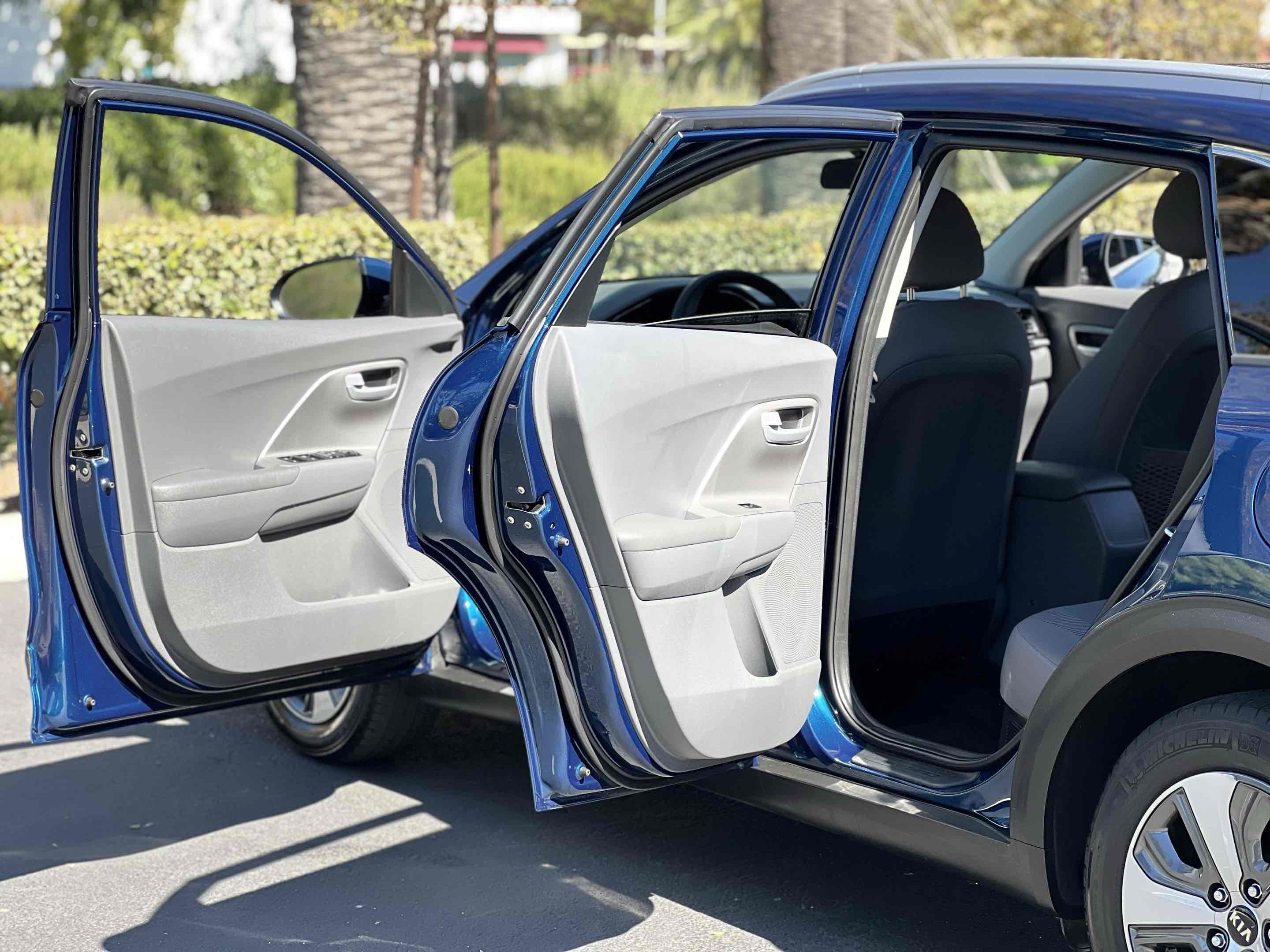 2020 Kia Niro LX photo 46