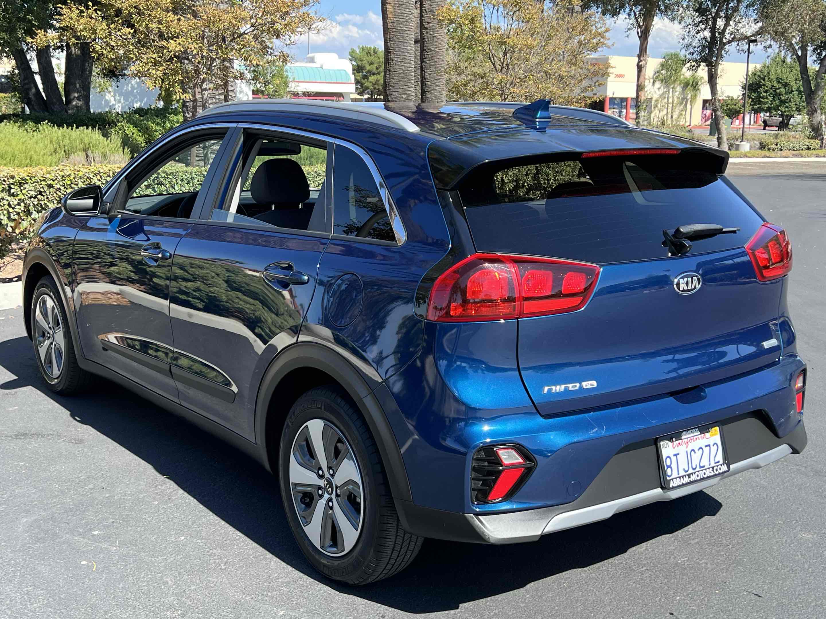 2020 Kia Niro LX photo 2