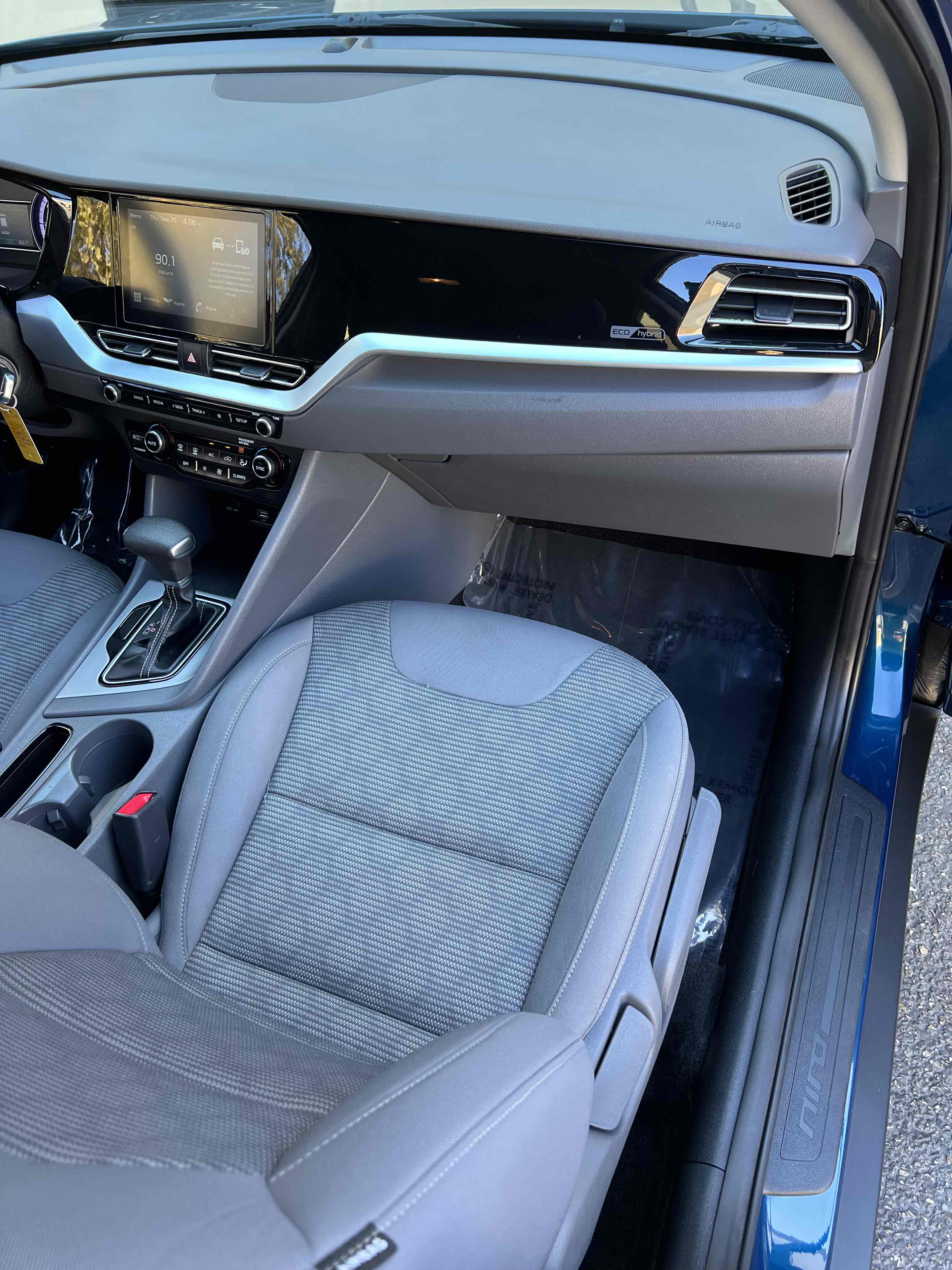2020 Kia Niro LX photo 22