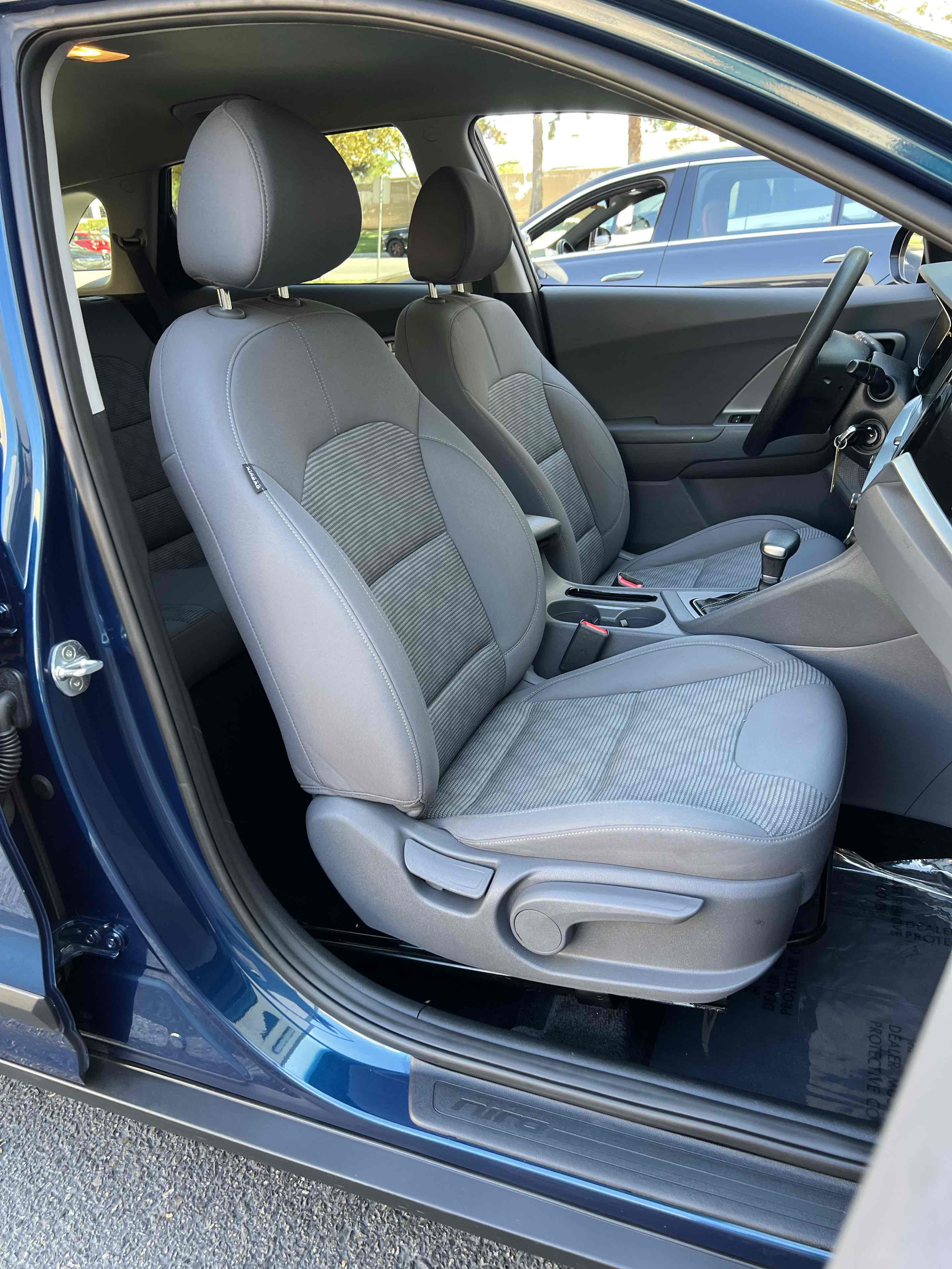 2020 Kia Niro LX photo 37