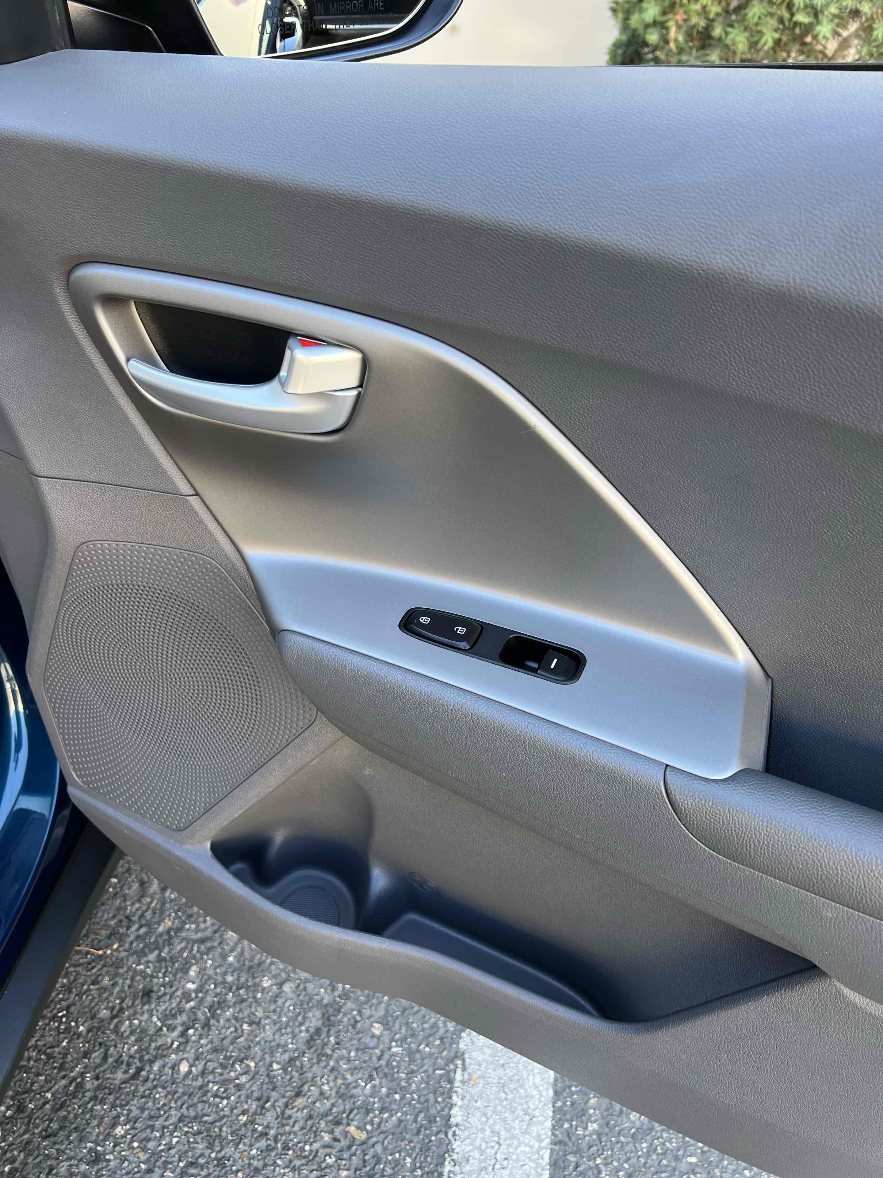 2020 Kia Niro LX photo 62