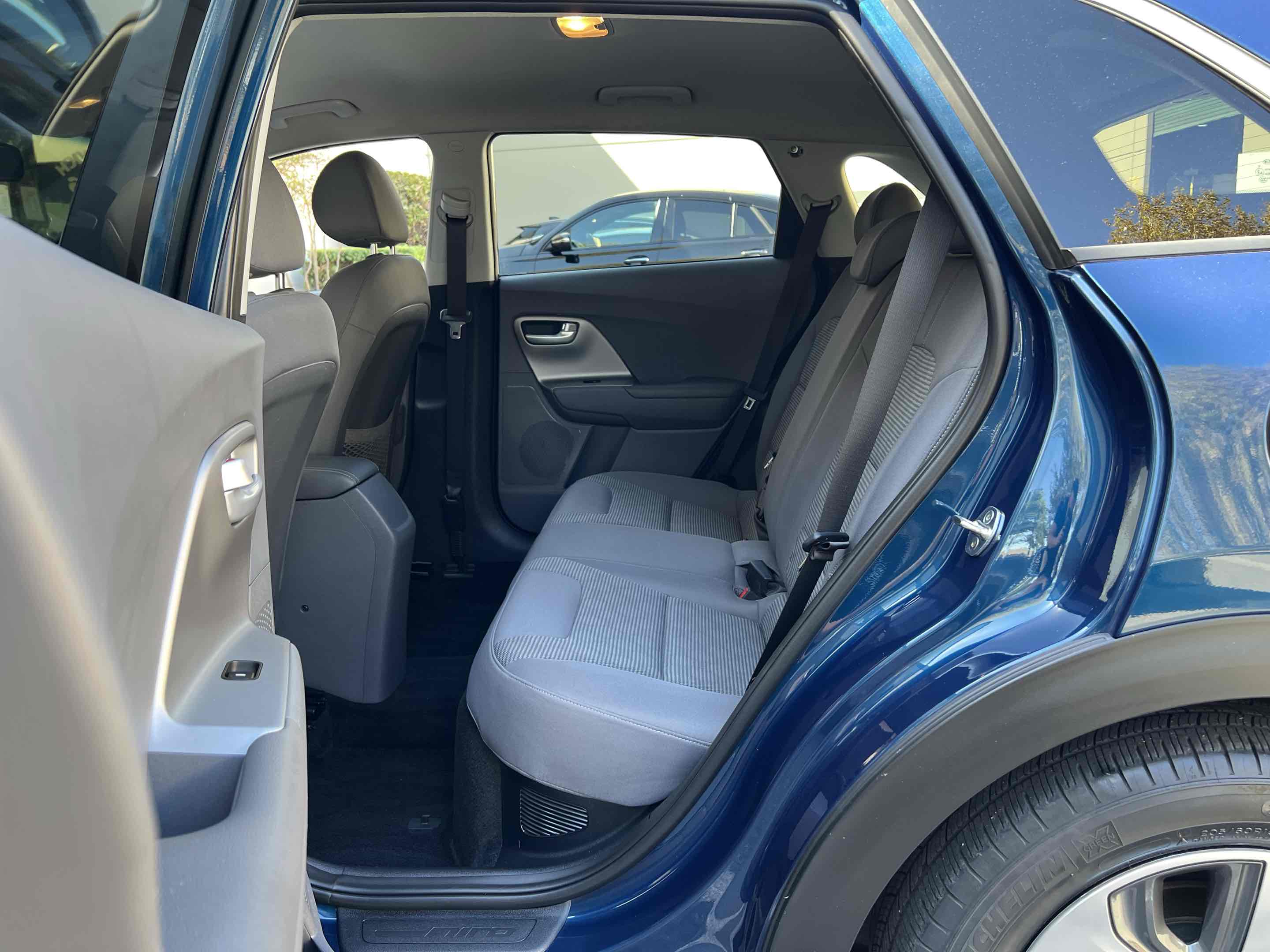 2020 Kia Niro LX photo 5
