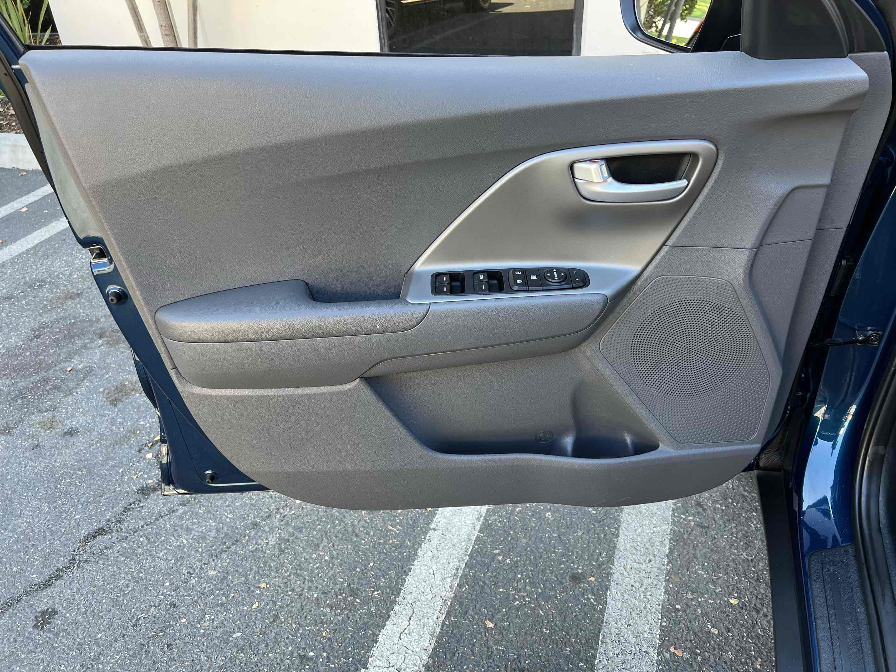 2020 Kia Niro LX photo 63