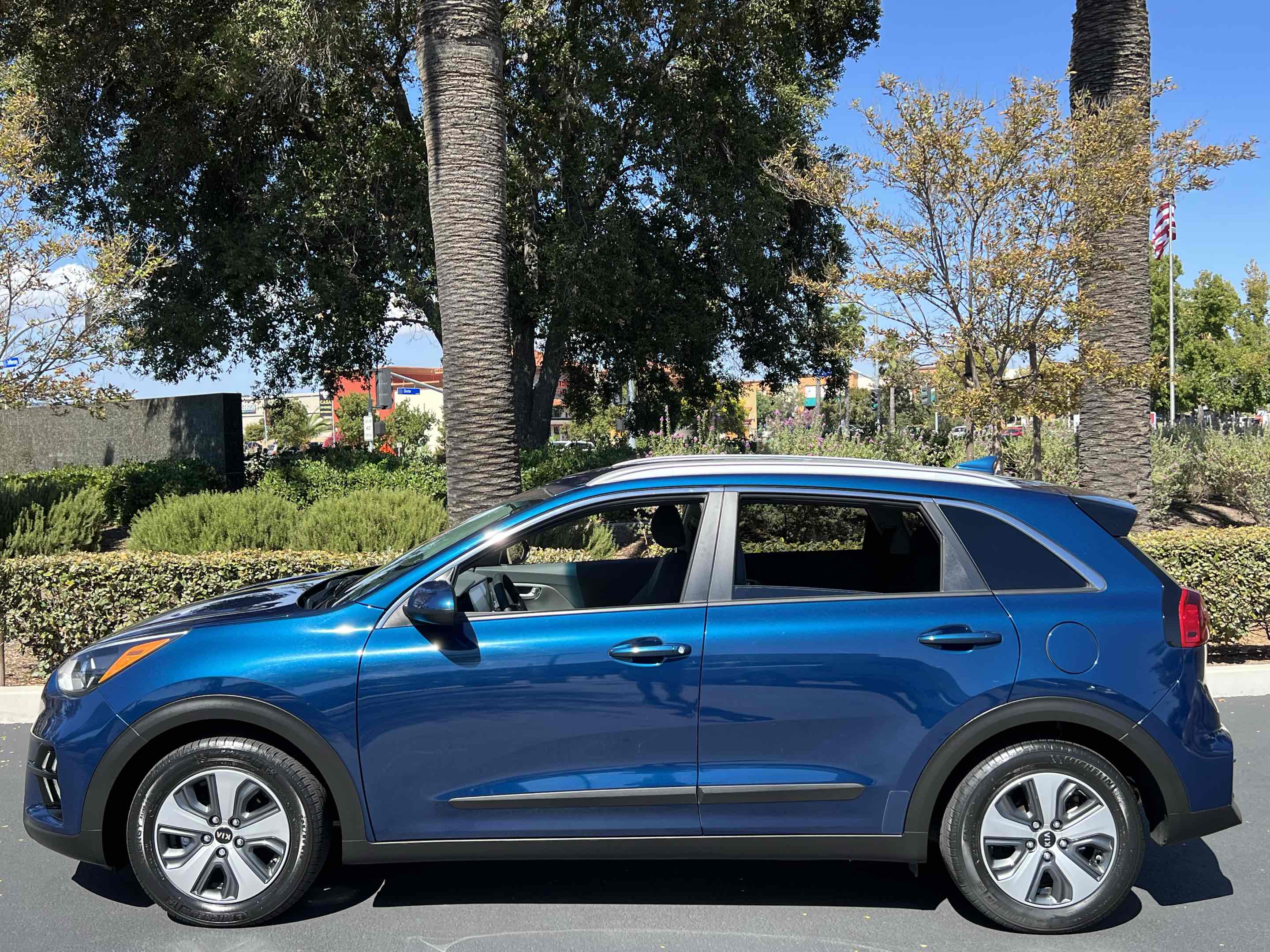 2020 Kia Niro LX photo 14