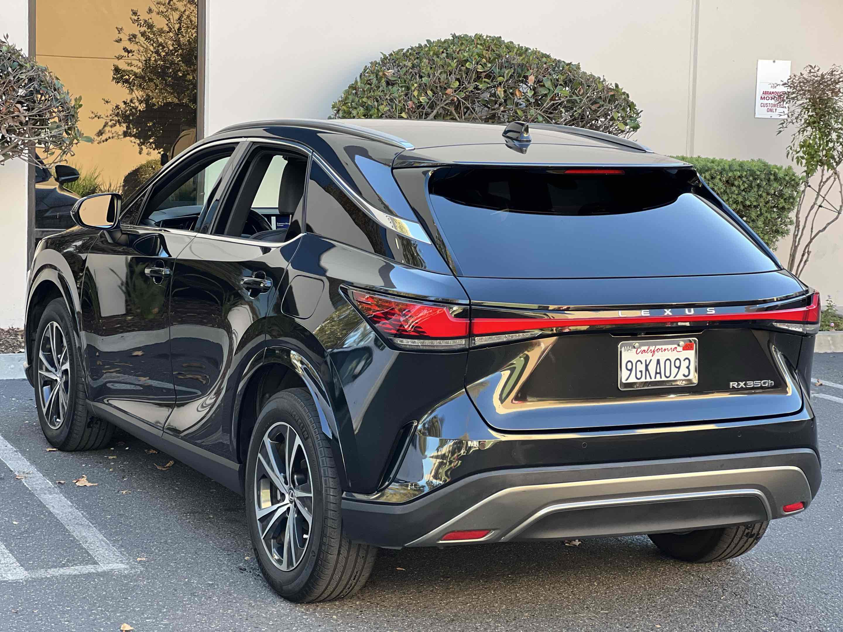 2023 Lexus RX 350h Premium photo 2