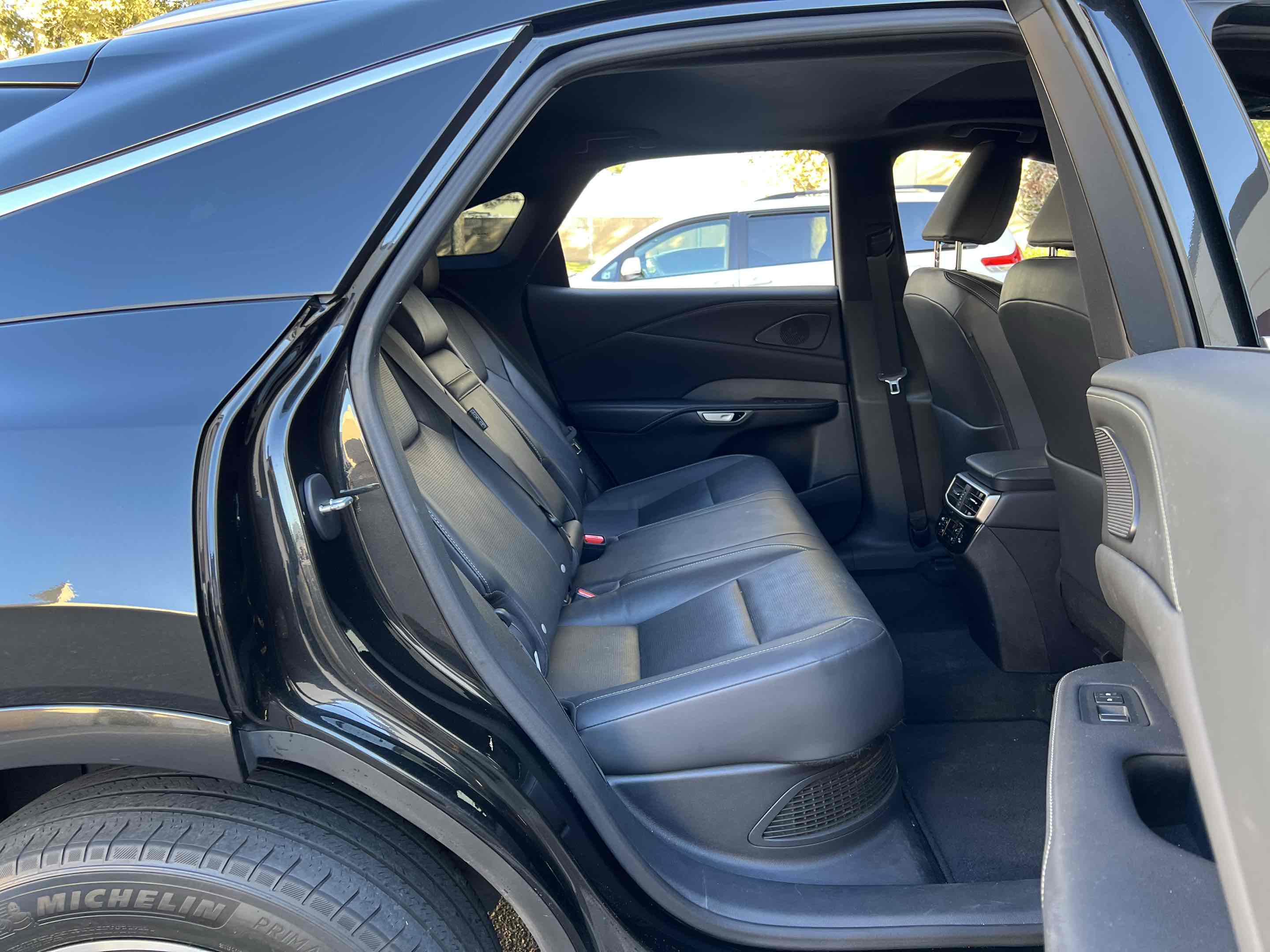 2023 Lexus RX 350h Premium photo 18
