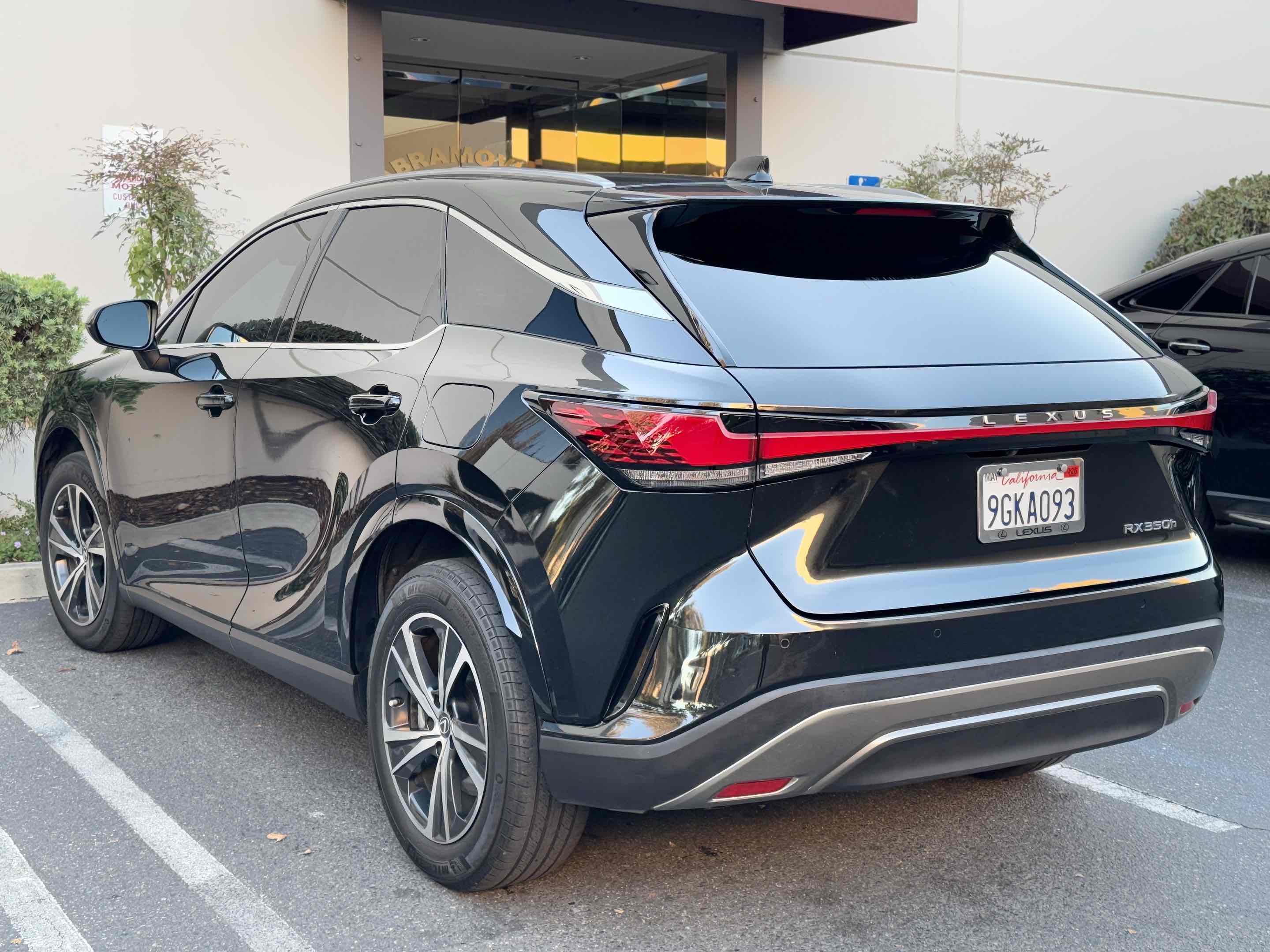 2023 Lexus RX 350h Premium photo 13