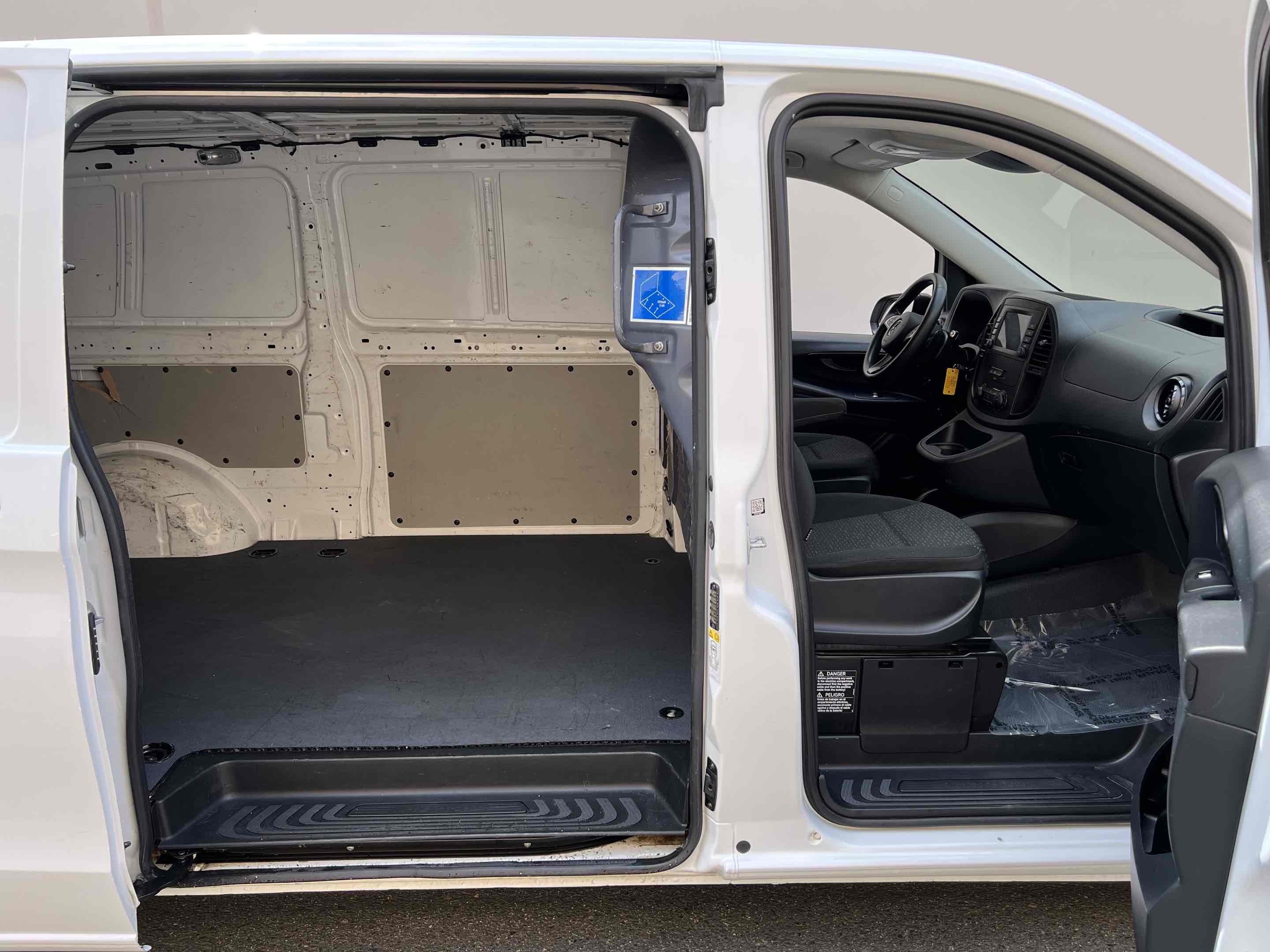 2023 Mercedes Benz Metris Cargo Van photo 5