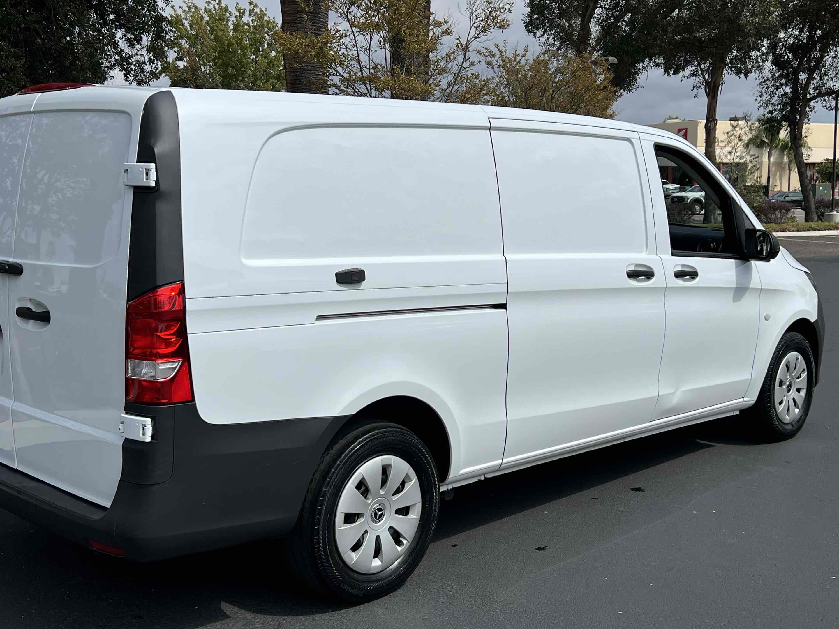 2023 Mercedes Benz Metris Cargo Van photo 48
