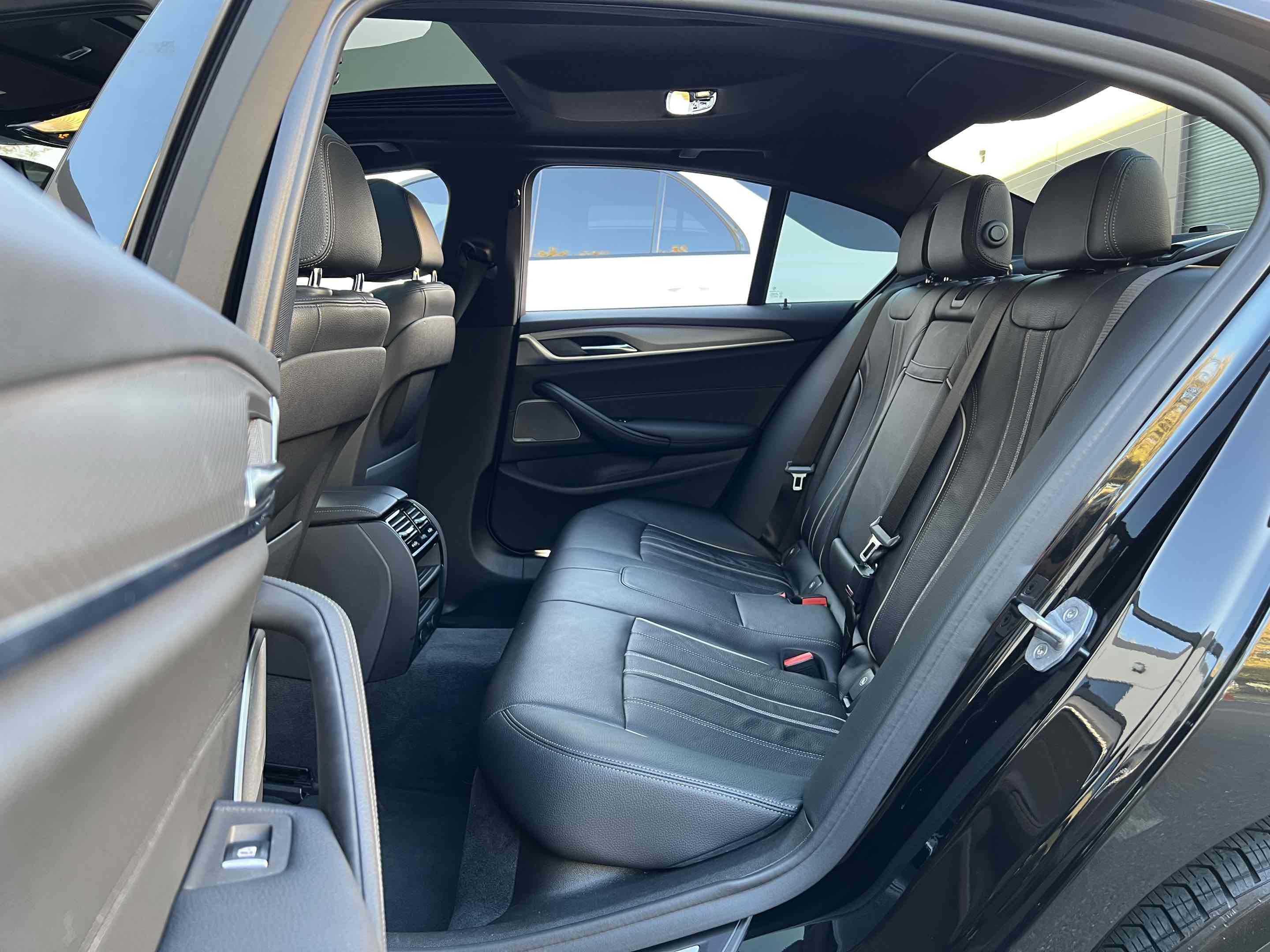2019 Bmw 530e Sedan photo 4