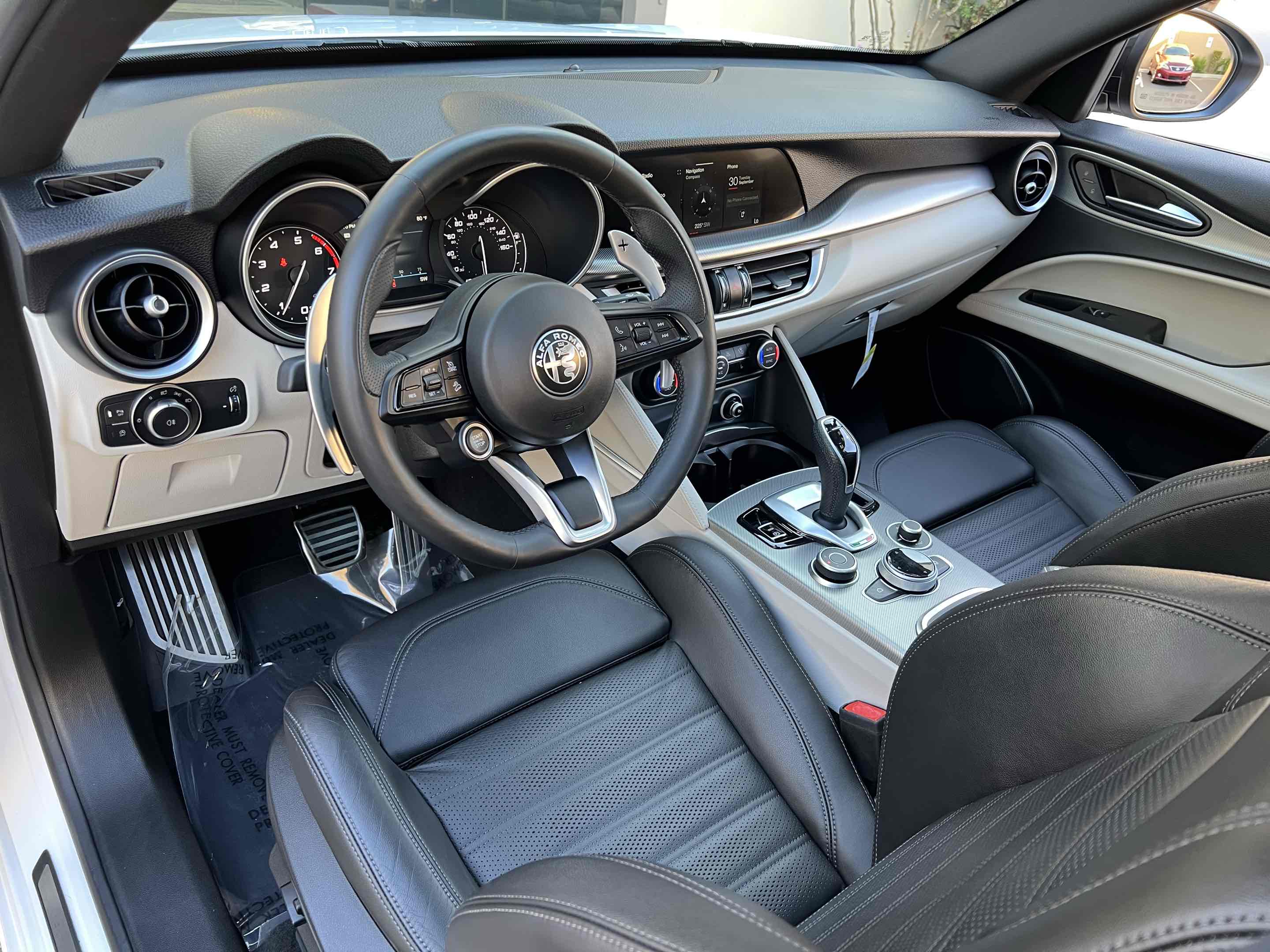 2020 Alfa Romeo Stelvio Ti Sport photo 3
