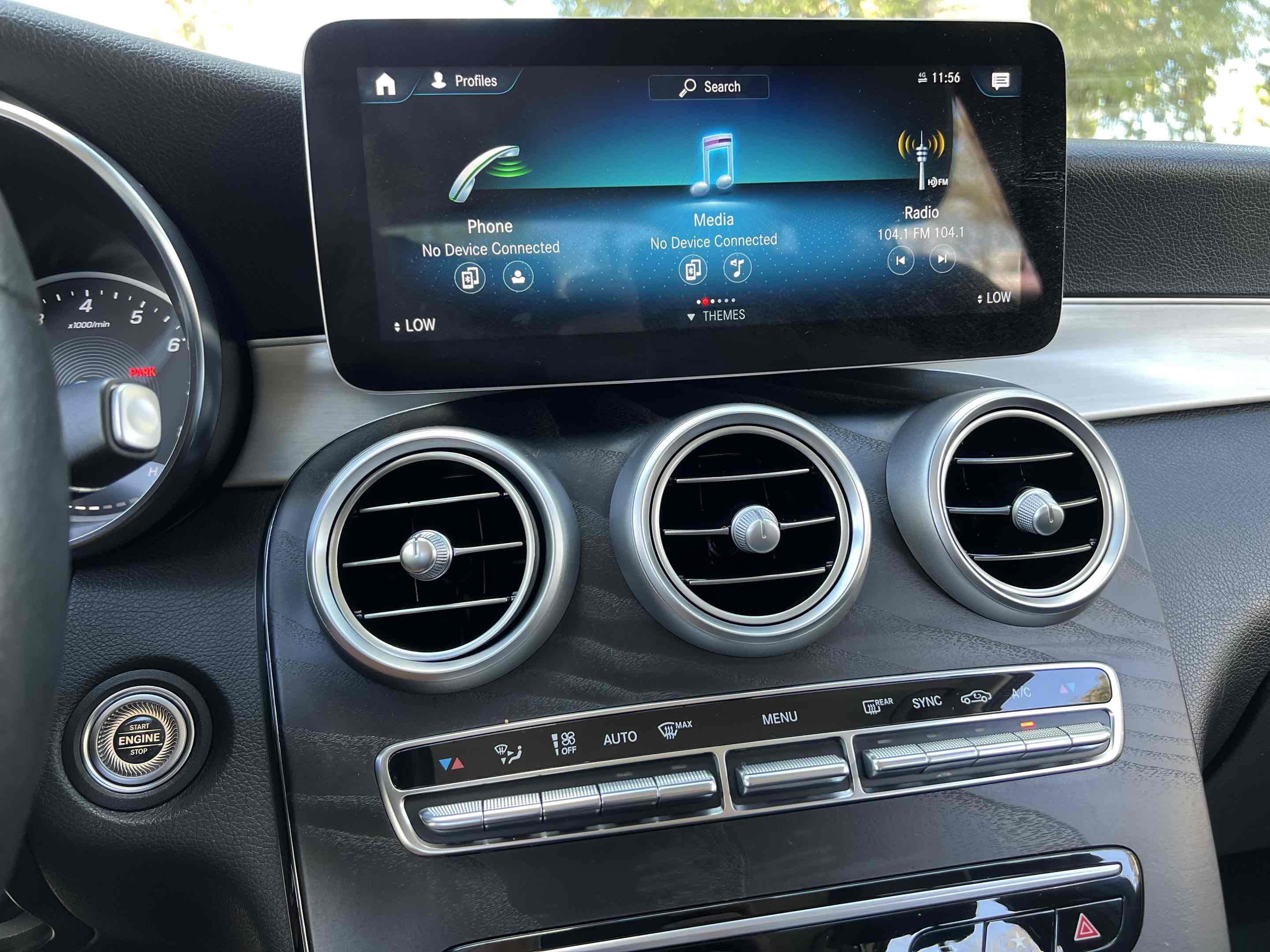 2022 Mercedes Benz GLC 300 photo 4