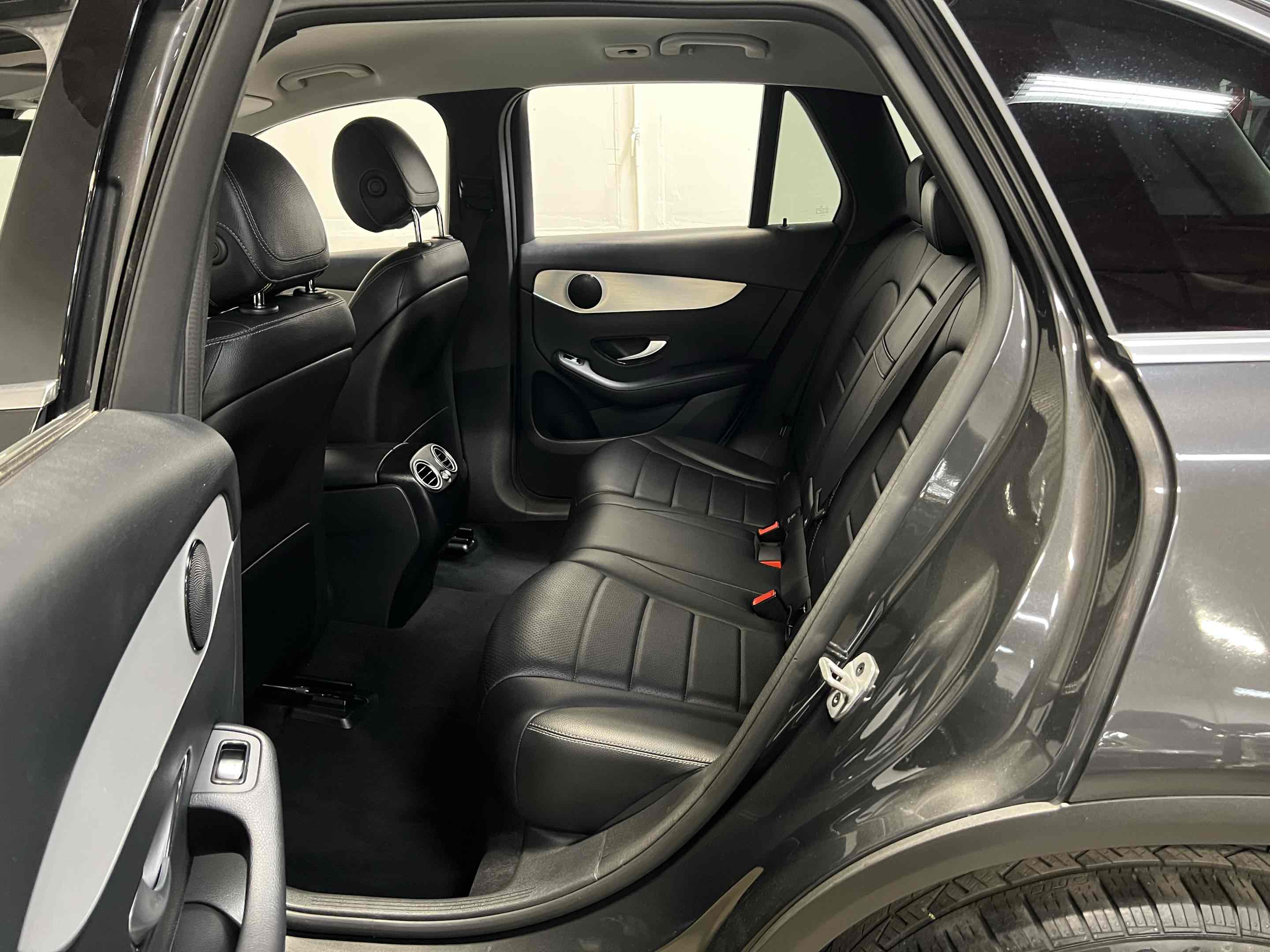 2022 Mercedes-Benz GLC GLC300 - Photo 64