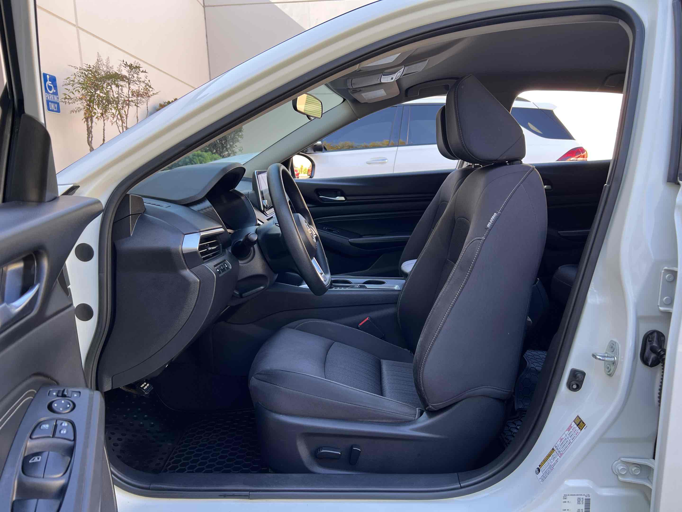 2019 Nissan Altima 2.5 S photo 4