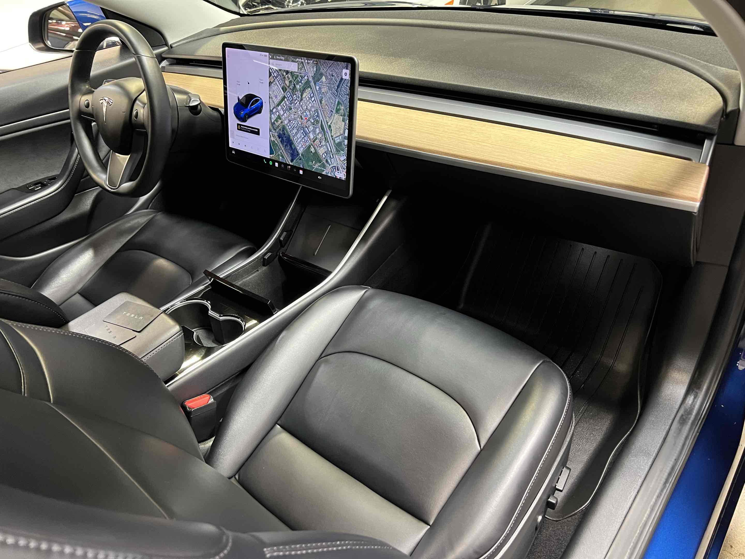 2018 Tesla Model 3 Long Range photo 4