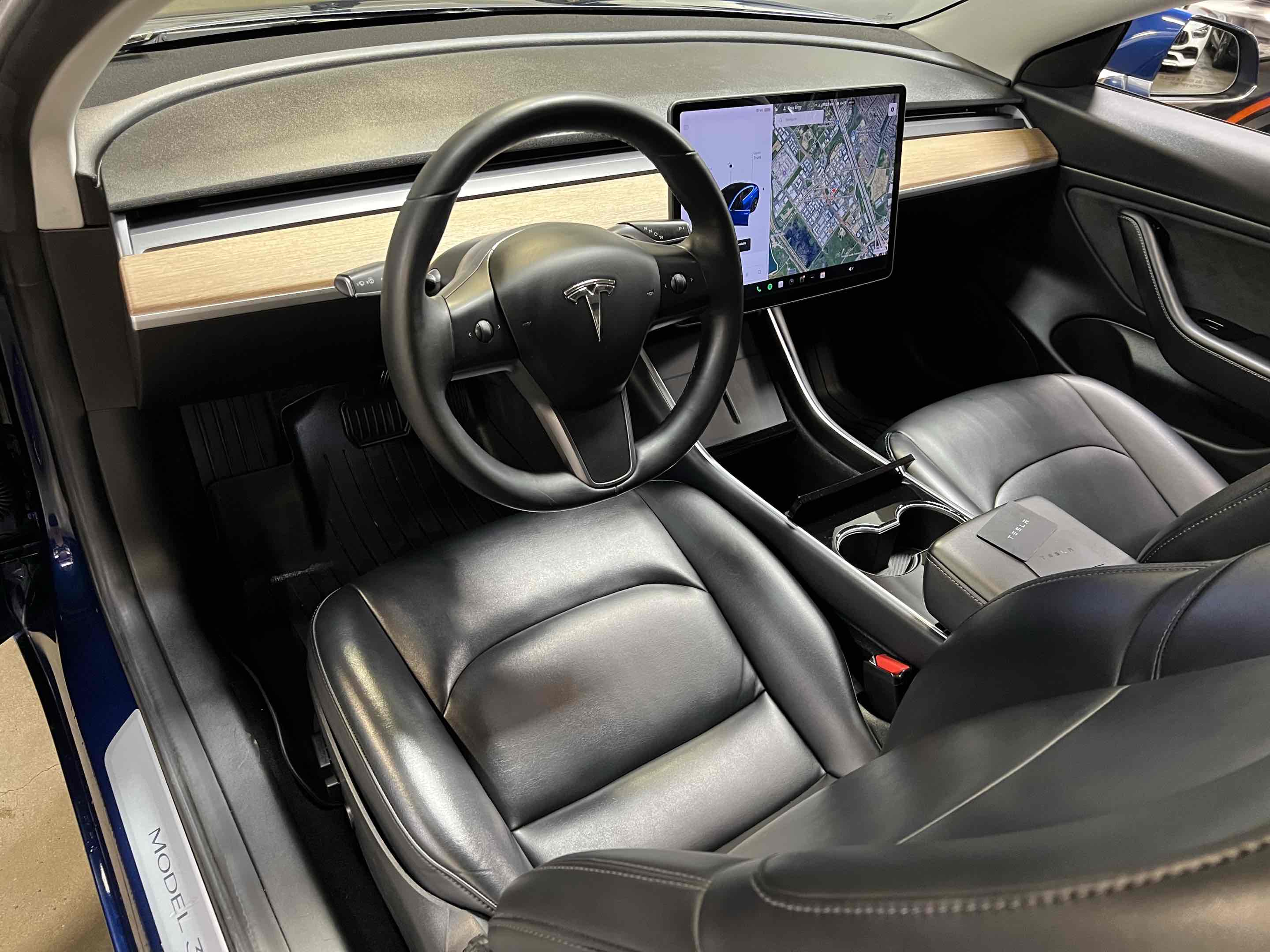 2018 Tesla Model 3 Long Range photo 3