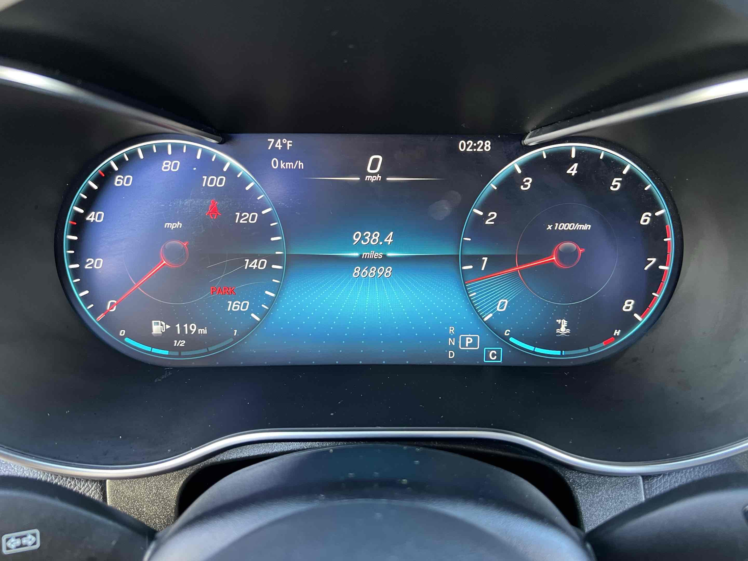2020 Mercedes Benz GLC 300 photo 3