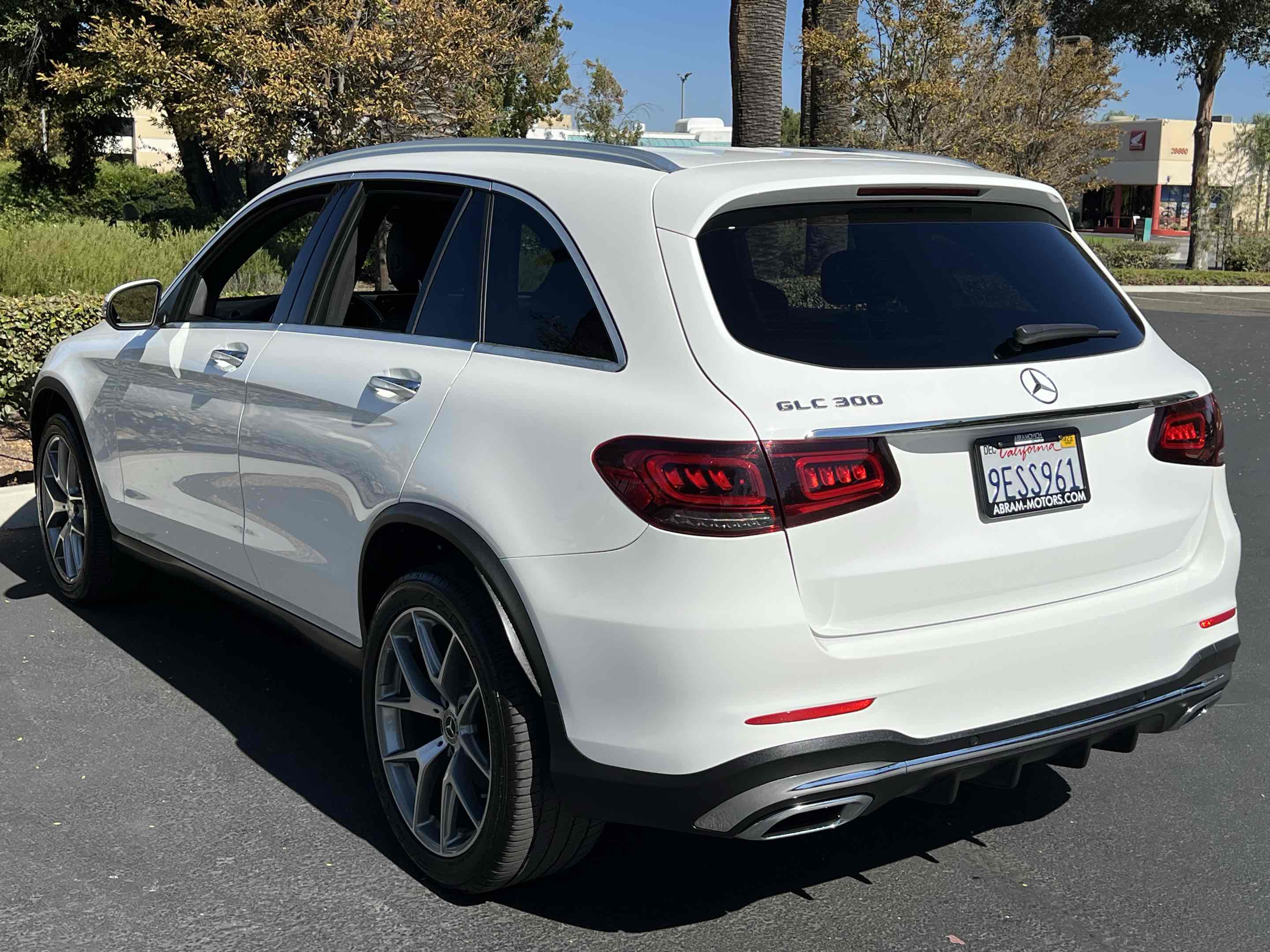 2020 Mercedes Benz GLC 300 photo 2