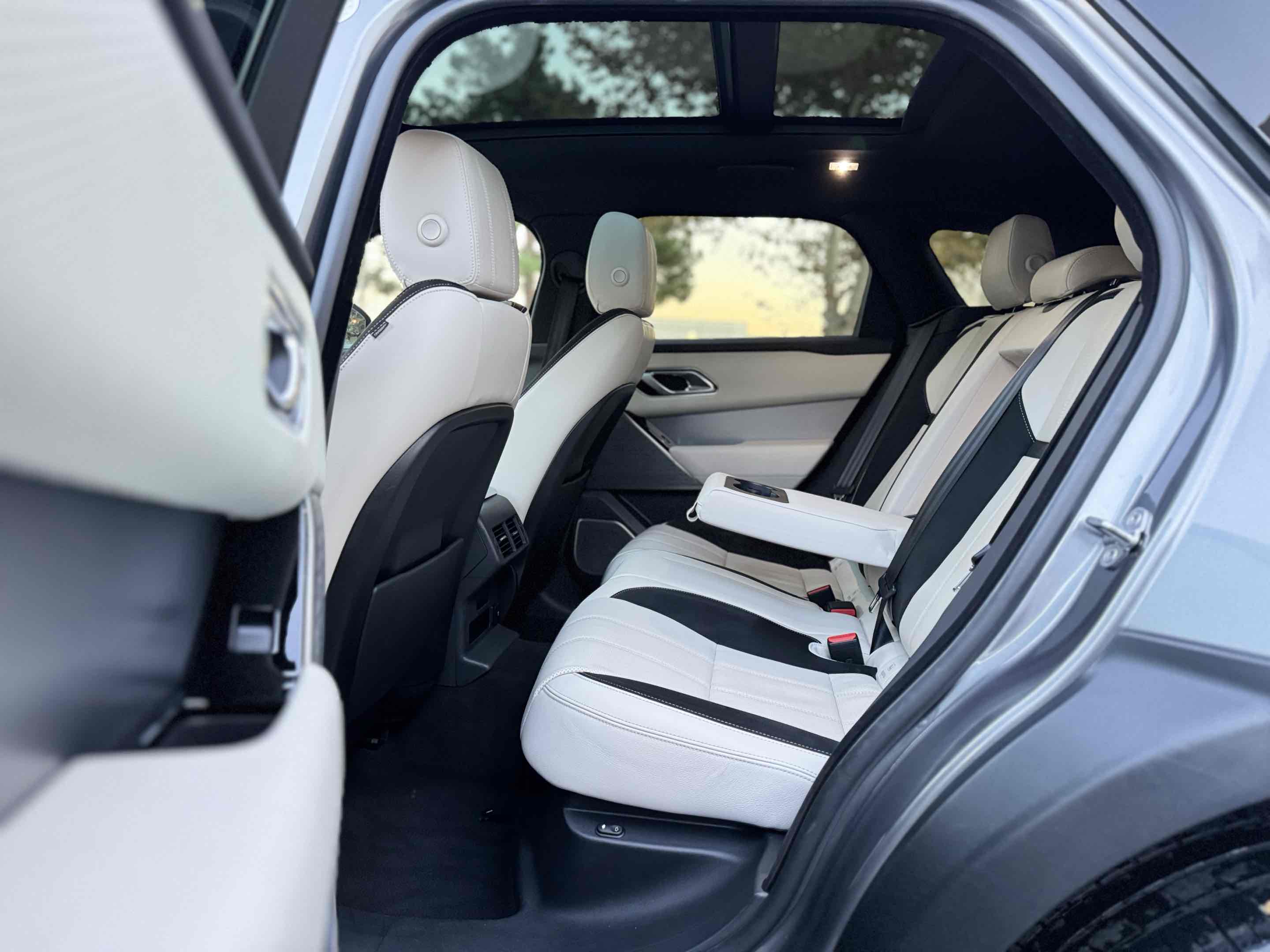 2018 Land Rover Range Rover Velar R-Dynamic SE photo 4