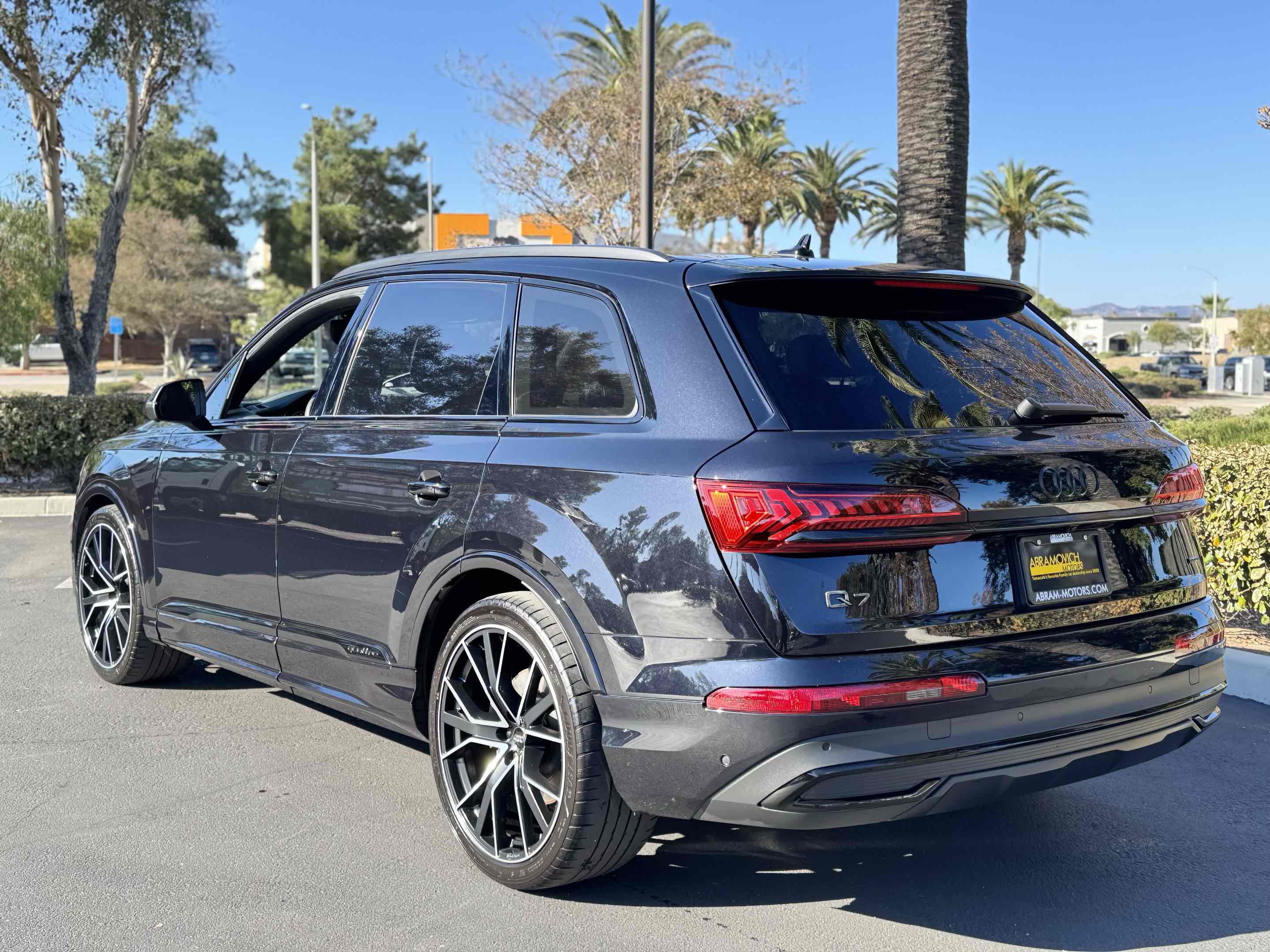 2021 Audi Q7 Prestige 55 photo 2