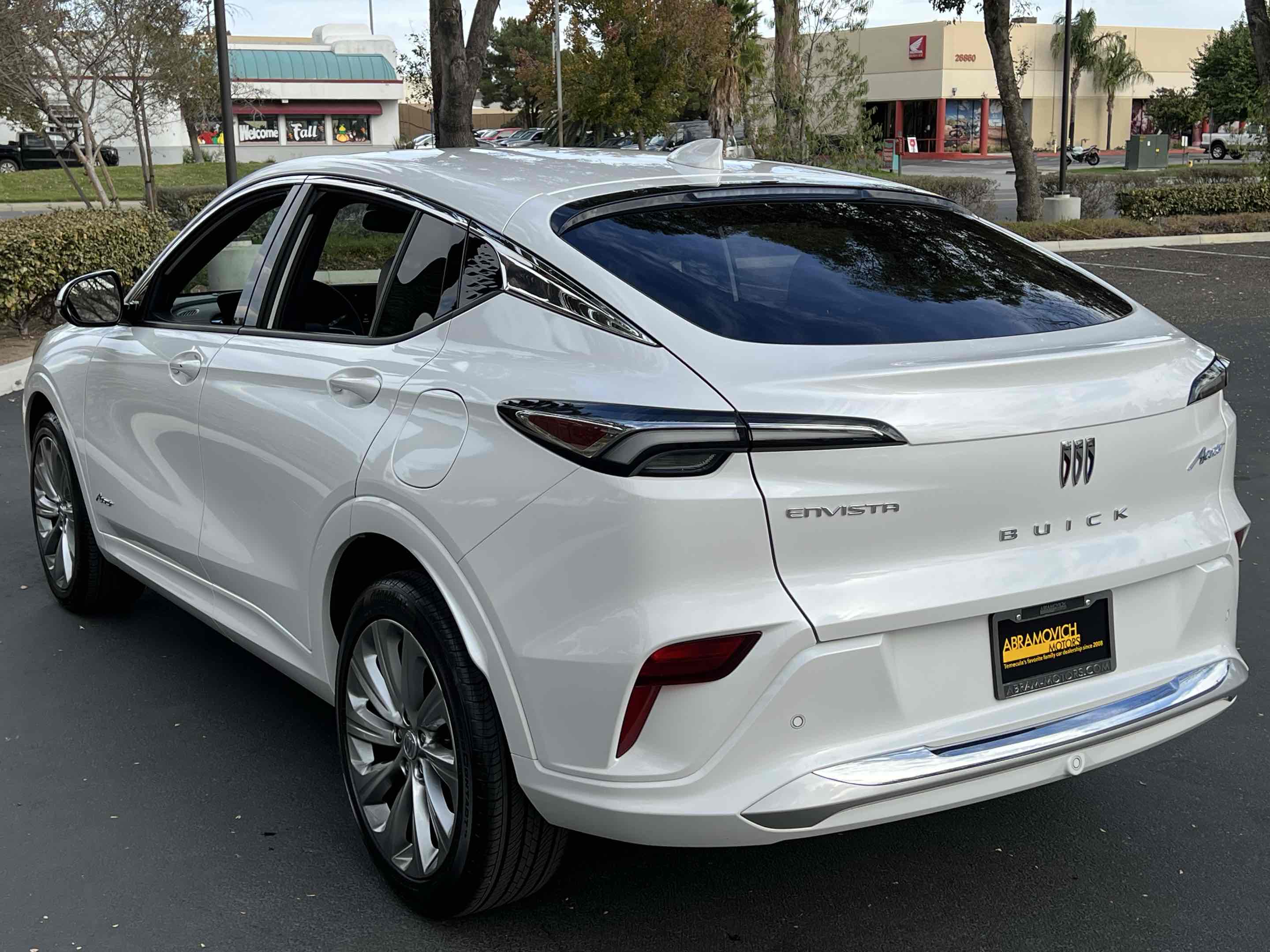 2024 Buick Envista Avenir photo 2