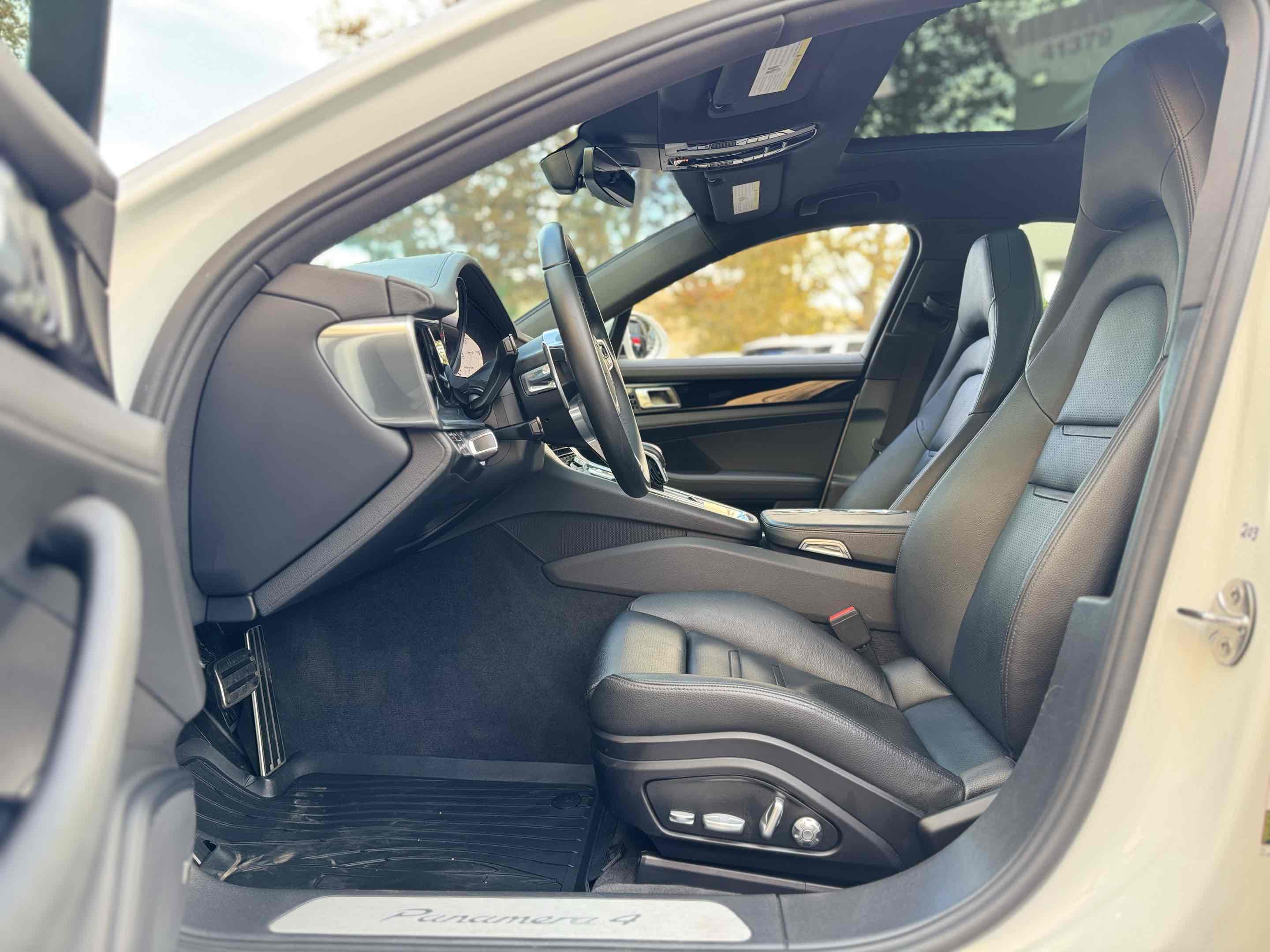 2020 Porsche Panamera 4 E-Hybrid photo 4