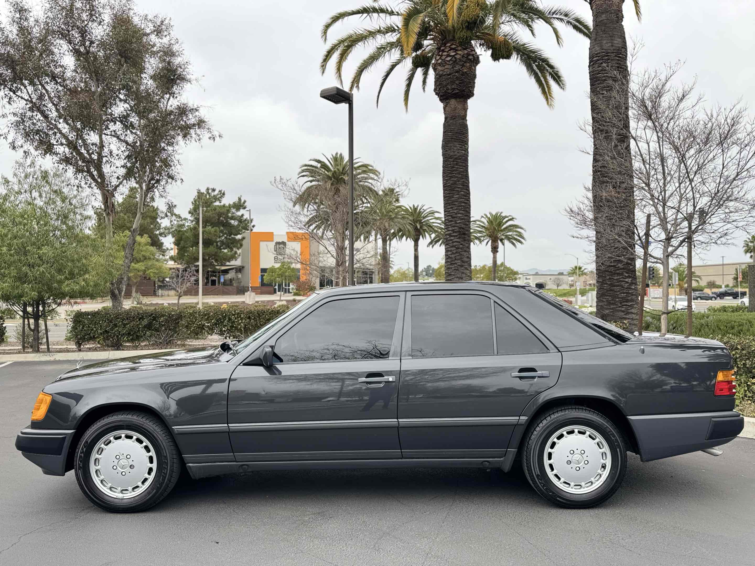 1987 Mercedes-Benz 300 - Photo 29