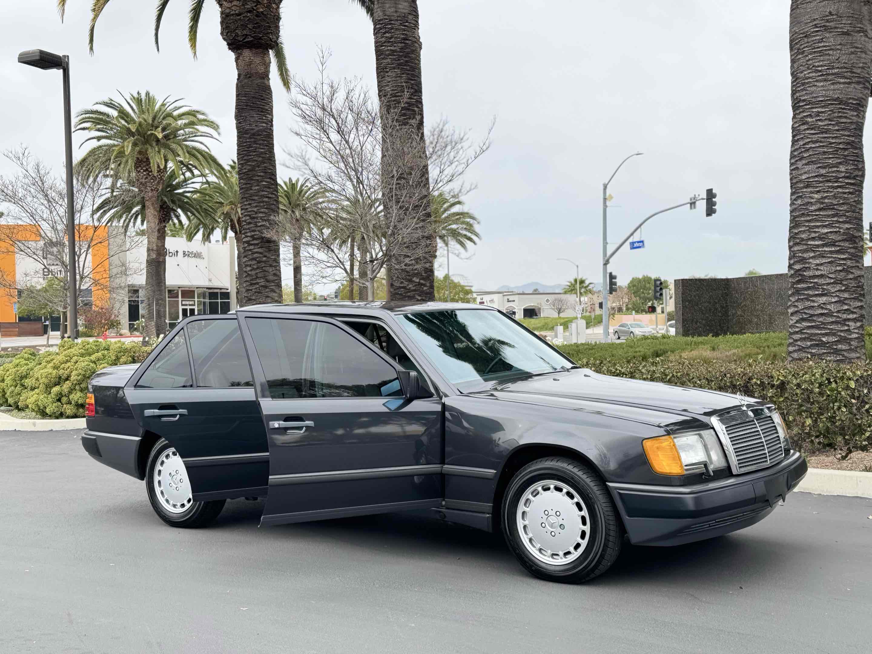 1987 Mercedes-Benz 300 - Photo 28