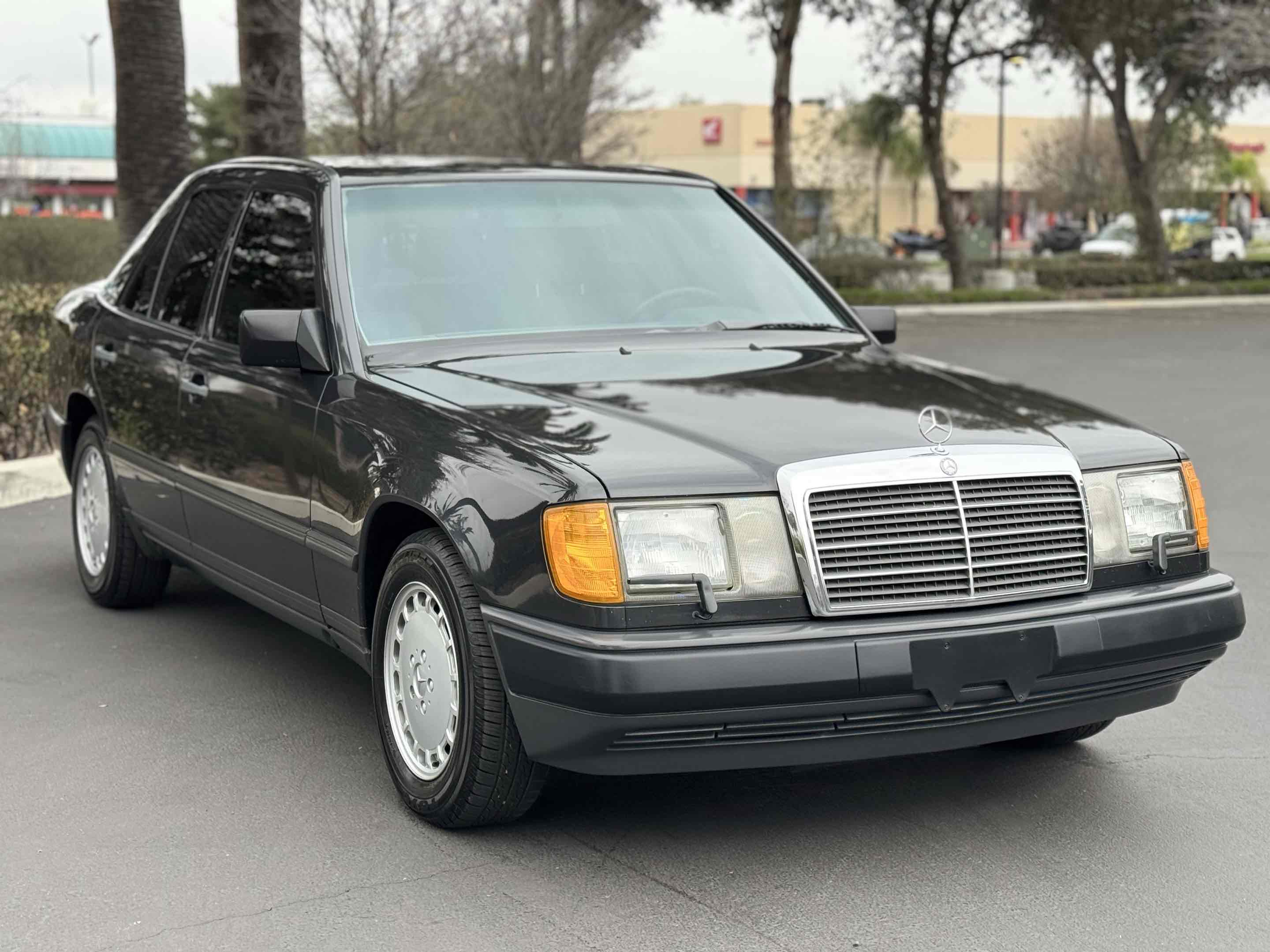 1987 Mercedes-Benz 300 - Photo 3
