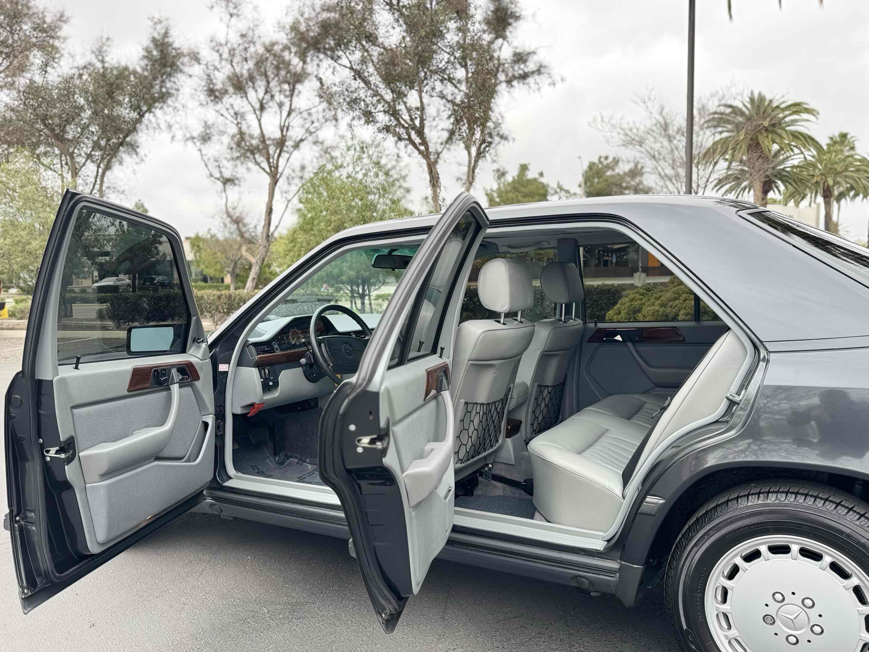 1987 Mercedes-Benz 300 - Photo 84