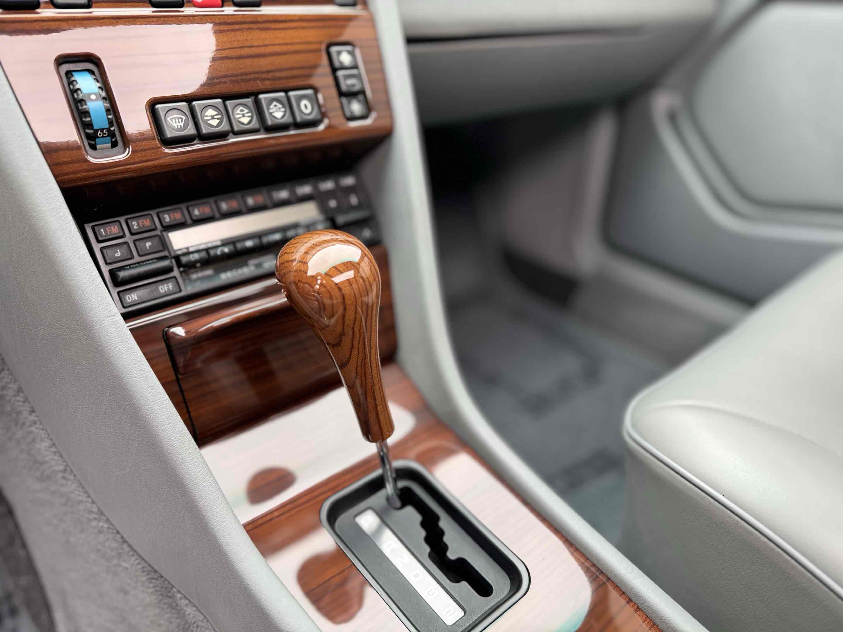 1987 Mercedes-Benz 300 - Photo 43