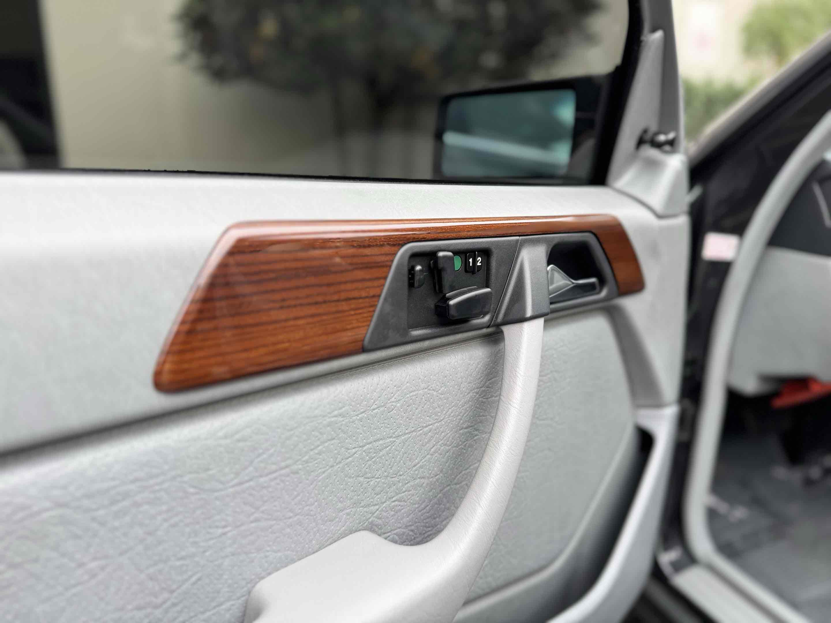 1987 Mercedes-Benz 300 - Photo 86