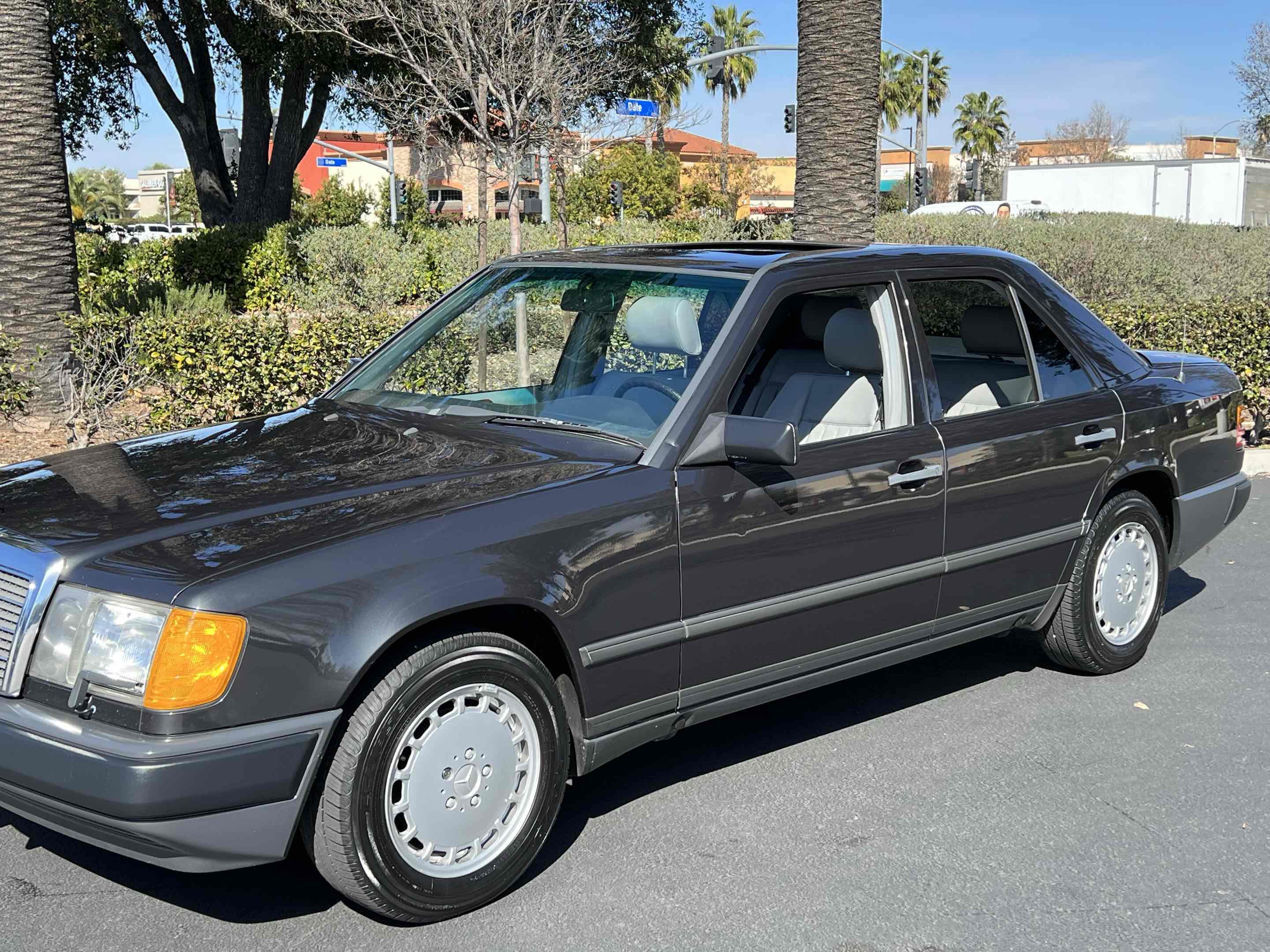 1987 Mercedes-Benz 300 - Photo 60
