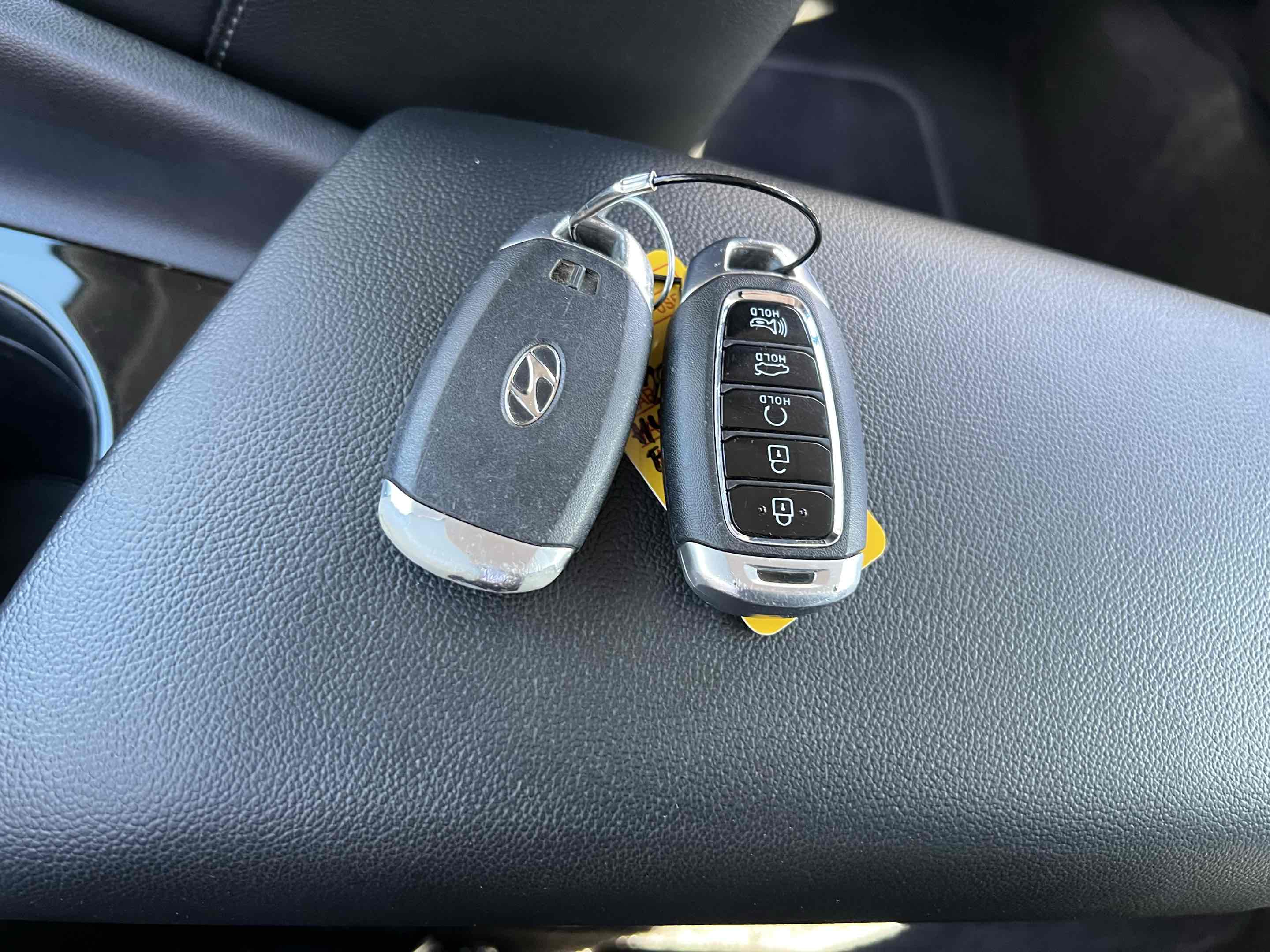 2023 Hyundai Elantra Limited - Photo 9
