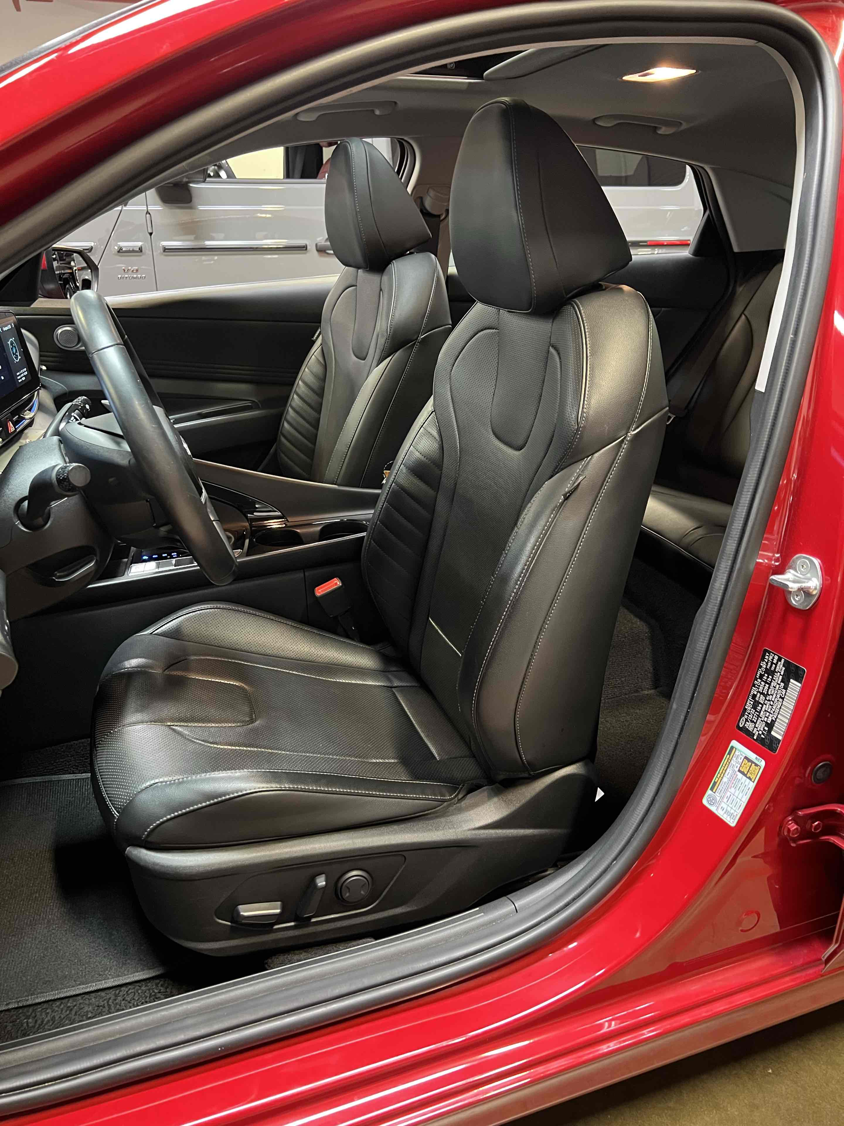 2023 Hyundai Elantra Limited - Photo 22