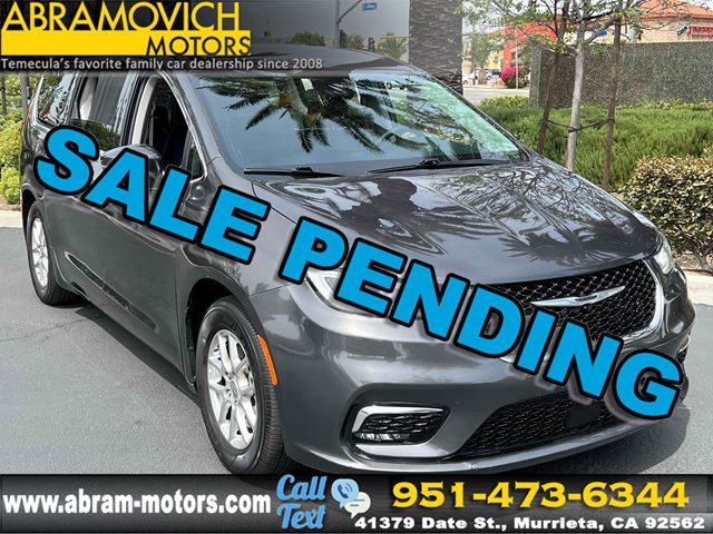 Gray (Granite Crystal Metallic Clearcoat) 2023 Chrysler Pacifica Touring L FWD Minivan Front-Wheel Drive Automatic