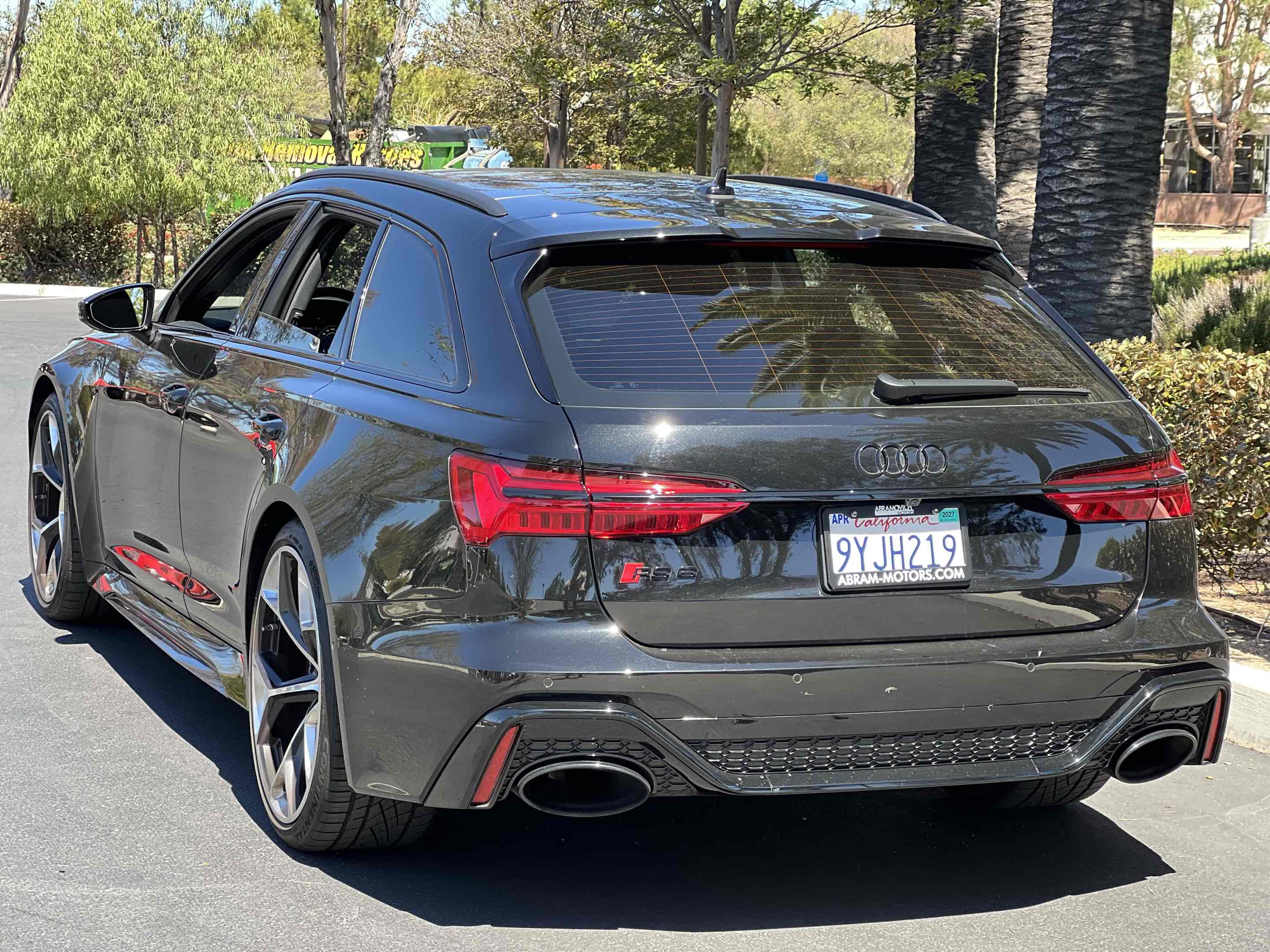 View vehicle photo 2