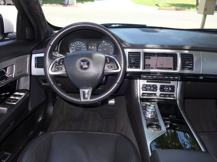 【人気・相場15万】ユーン・ヒョプ　ジャグラー　グレー/ホワイト Sold 2015 Jaguar XF V6 Sport - ONLY 11K MILES - 1 OWNER - LEASE