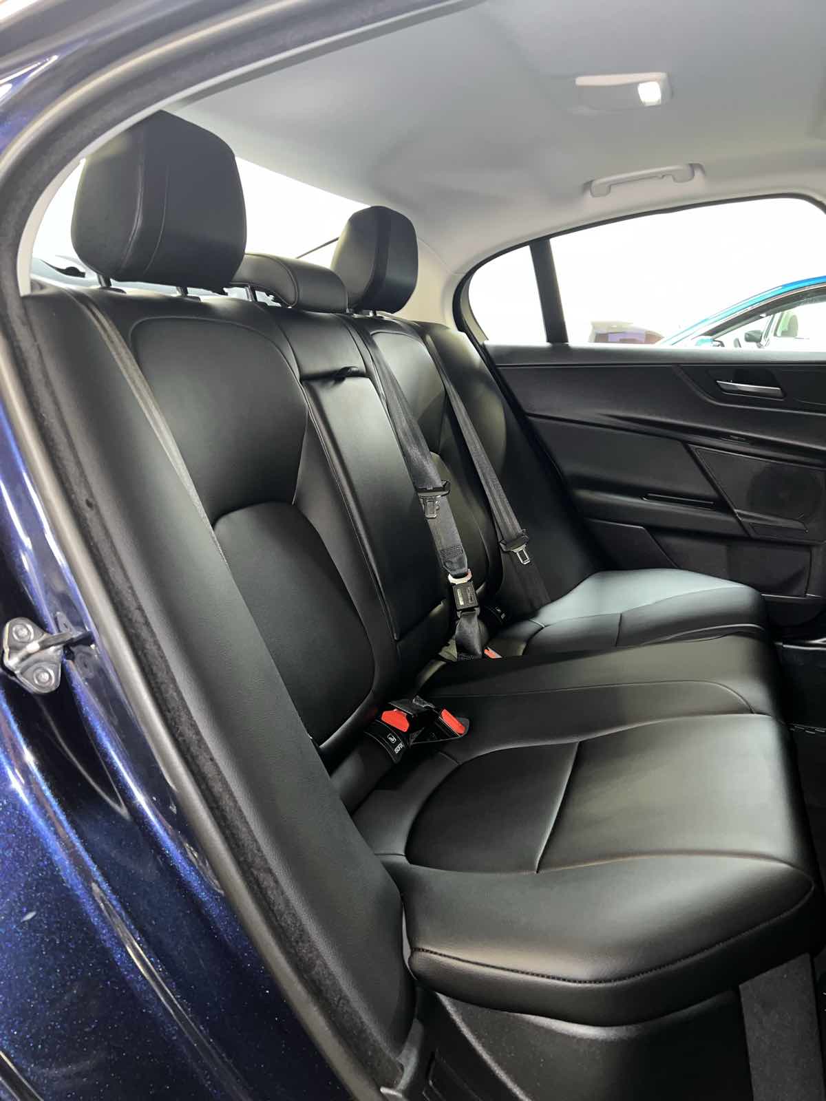2019 Jaguar XE photo 35