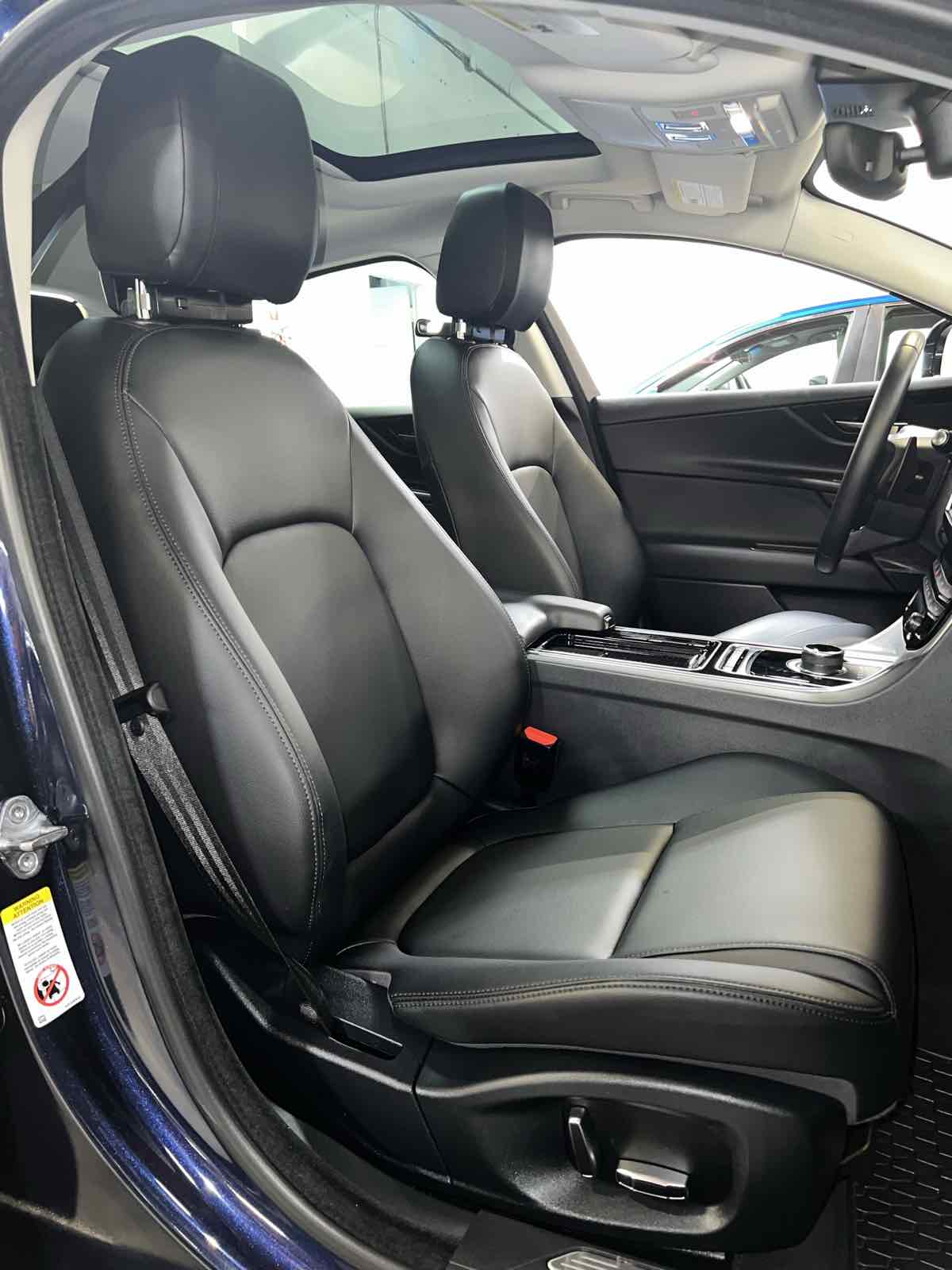 2019 Jaguar XE photo 33