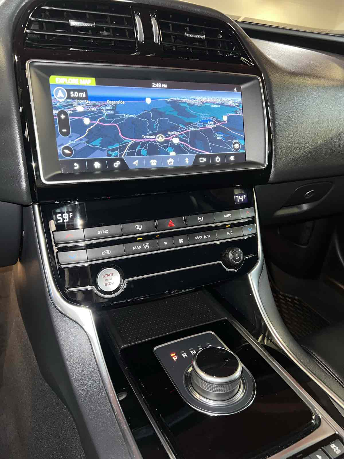 2019 Jaguar XE photo 5