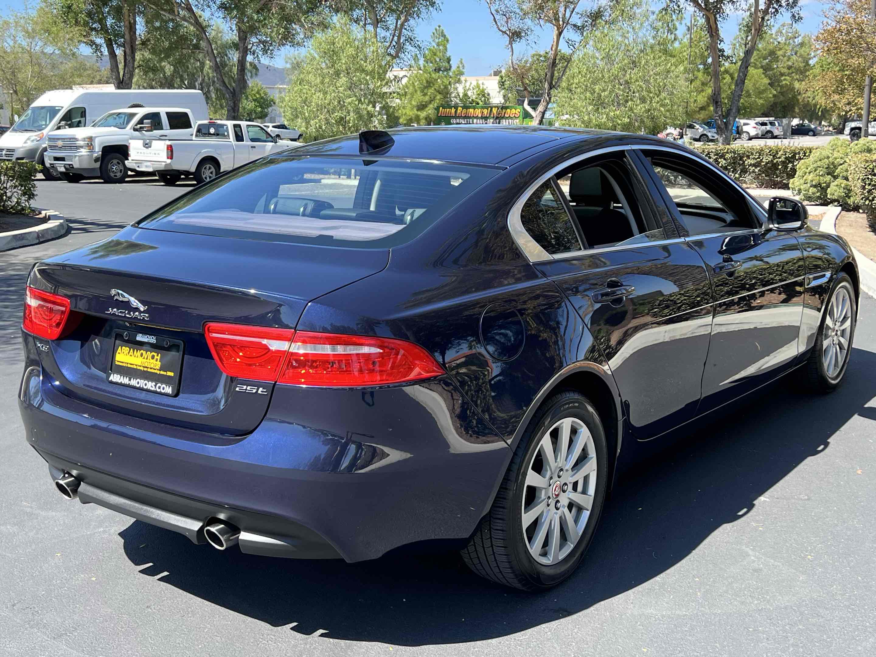 2019 Jaguar XE photo 18