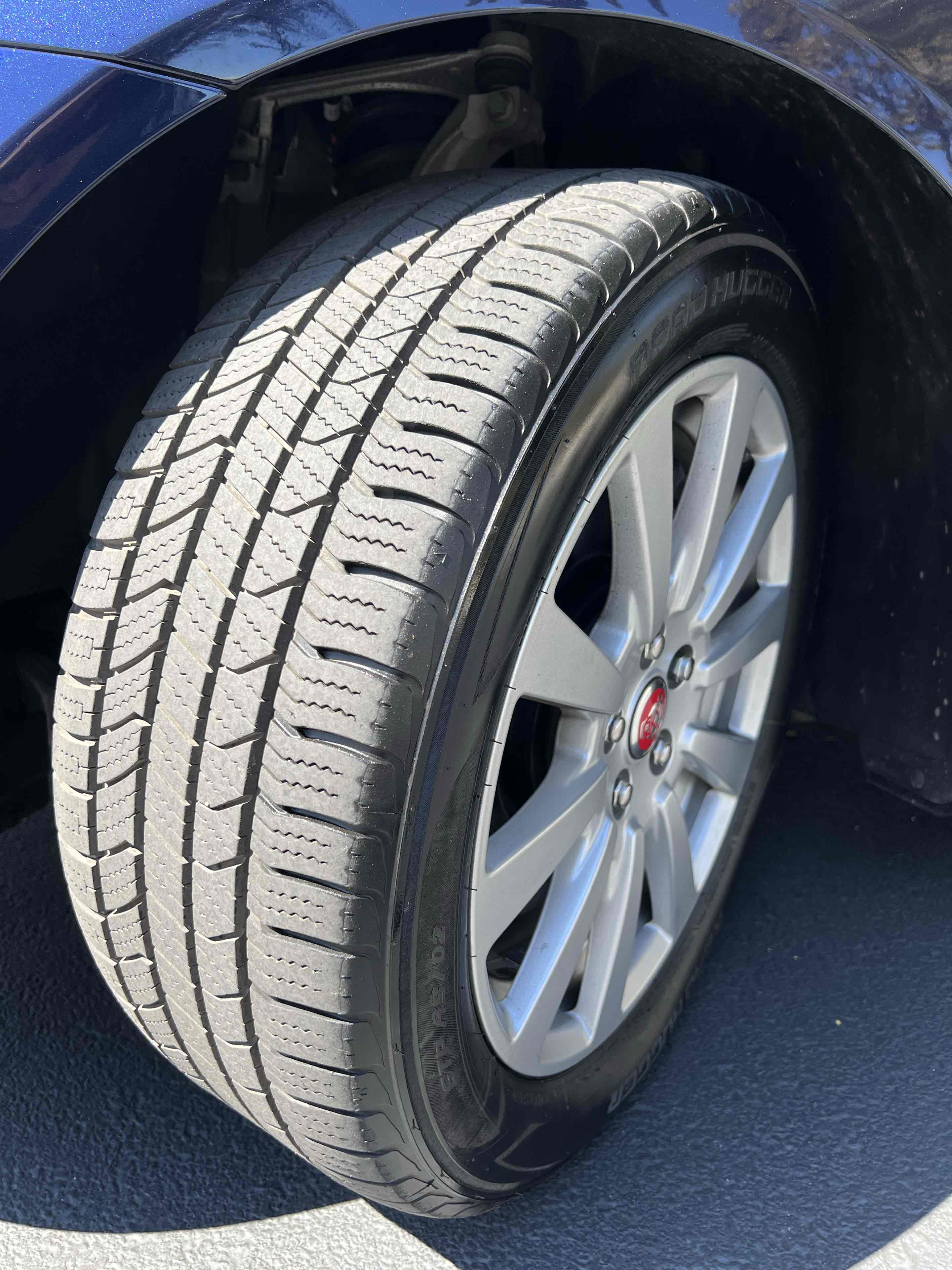 2019 Jaguar XE photo 10