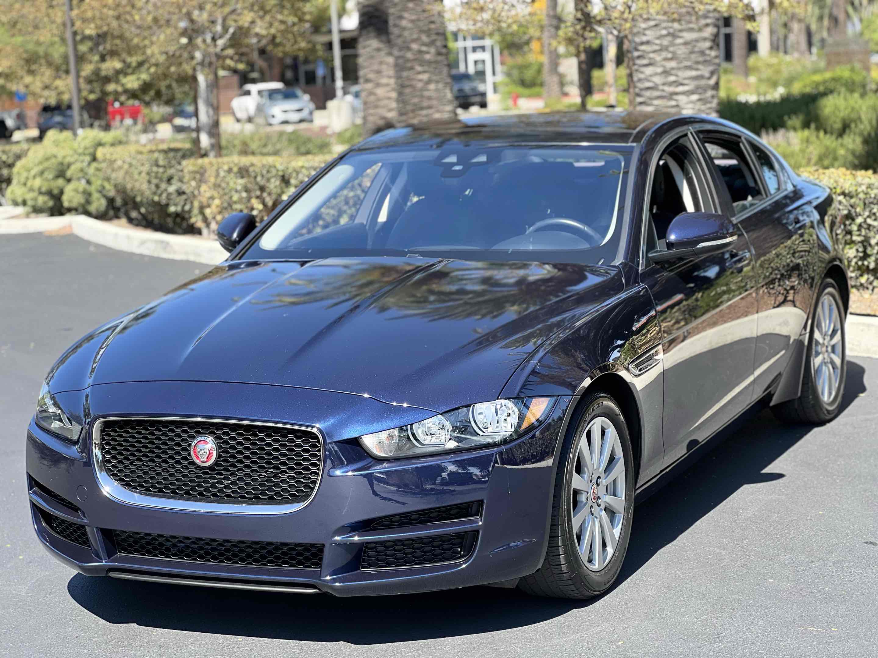 2019 Jaguar XE photo 17
