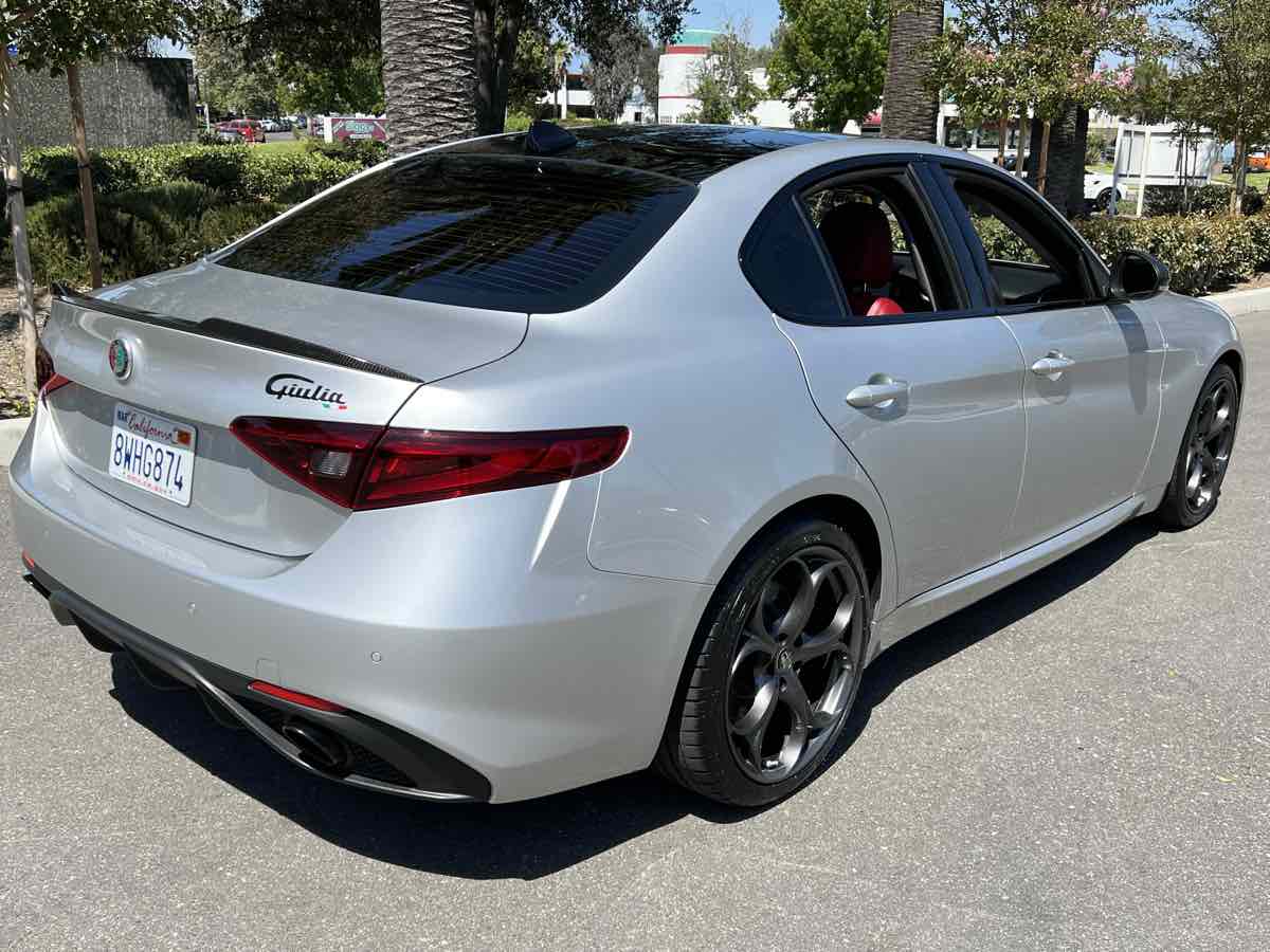 Sold 2019 Alfa Romeo Giulia Ti Sport - NERO EDIZIONE SPORT