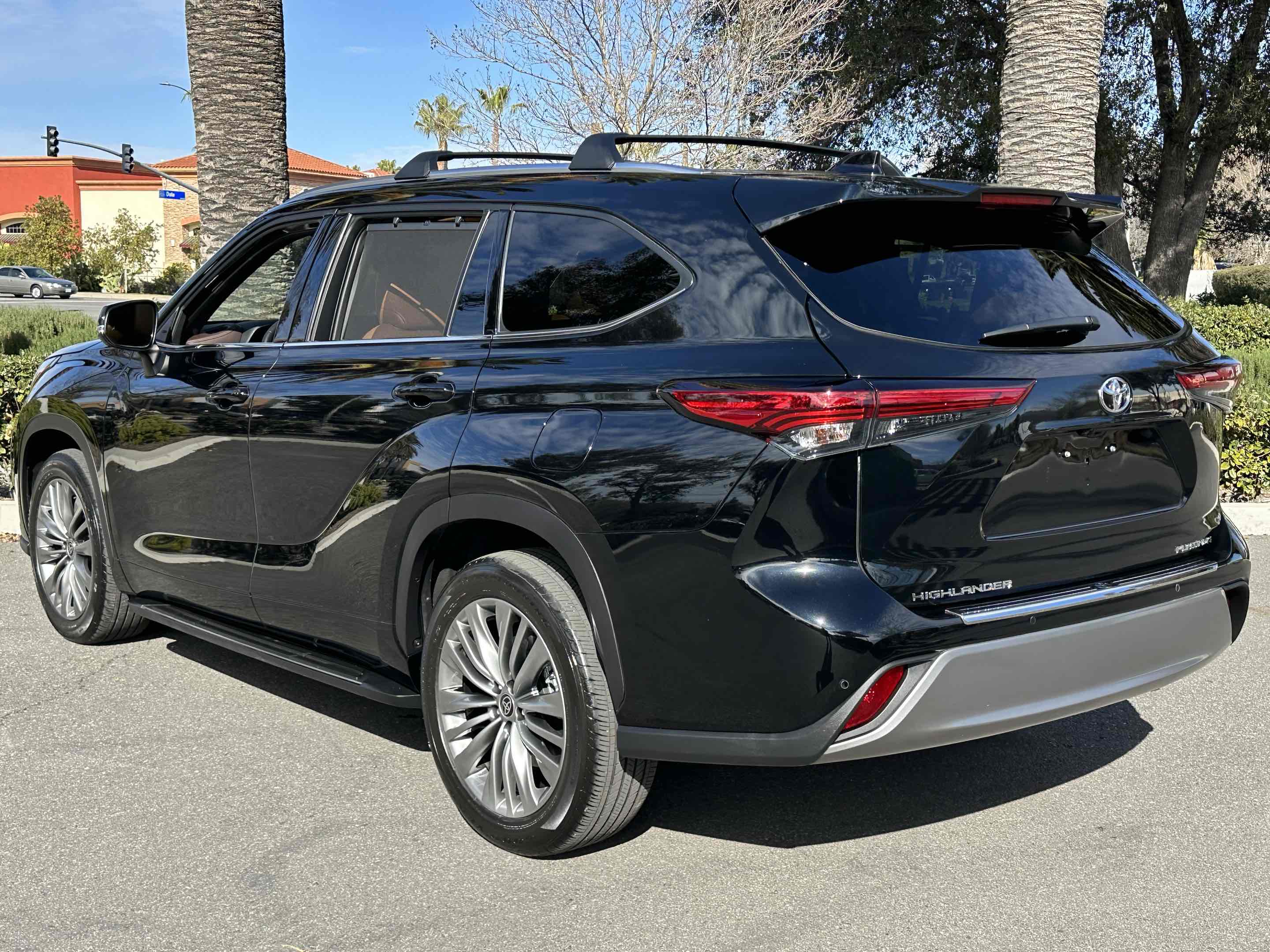 Sold 2021 Toyota Highlander Platinum - 3RD ROW SEAT - REAR PARKING