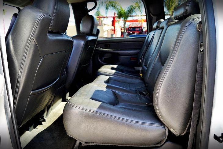 Sold 2004 Chevrolet Silverado 2500HD 6.6L DIESEL W/RCD LIFT in El