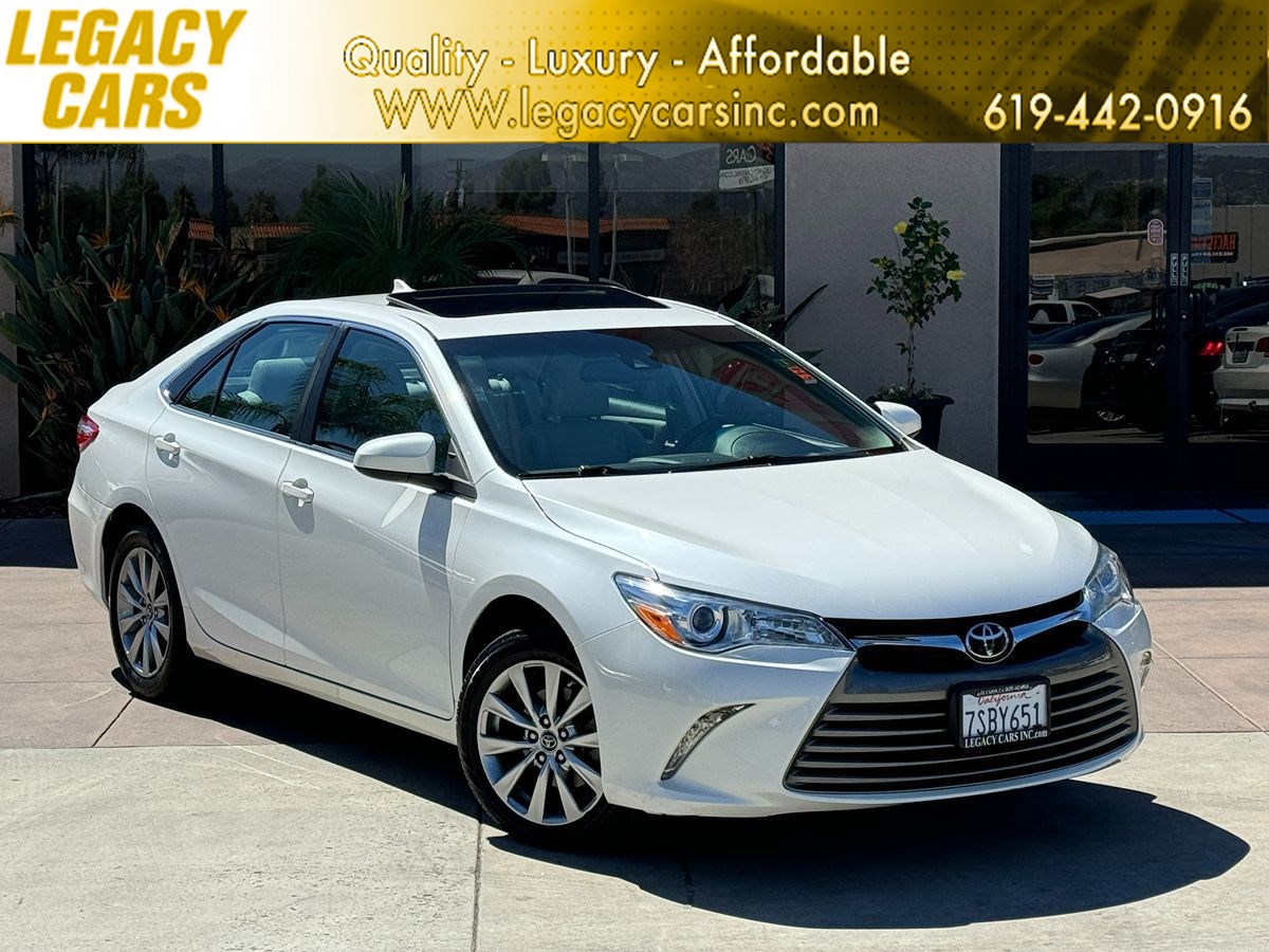 2016 Toyota Camry XLE W/ ONLY 61K MILES