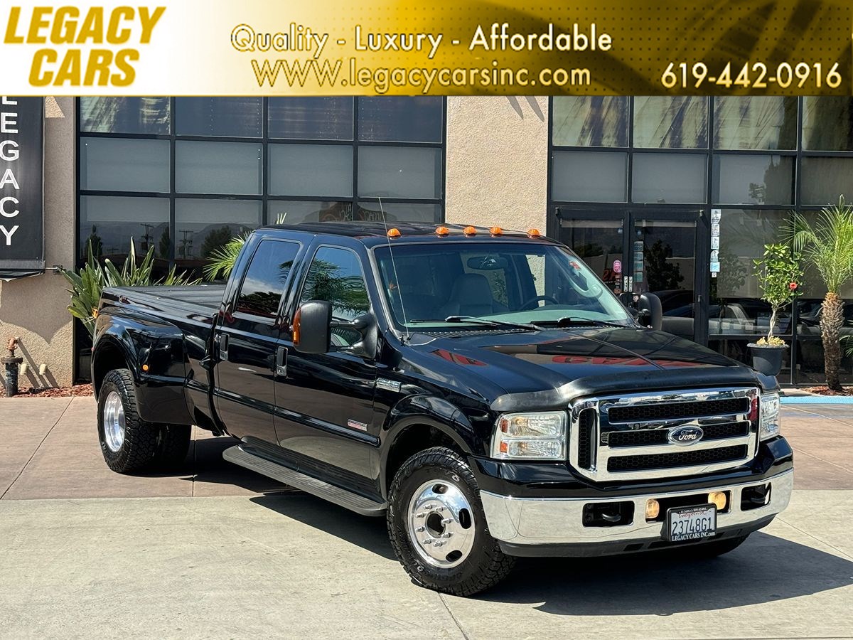 2005 Ford Super Duty F-350 DRW Lariat CREW CAB DUALLY LOW MILES W/ TONNEAU COVER