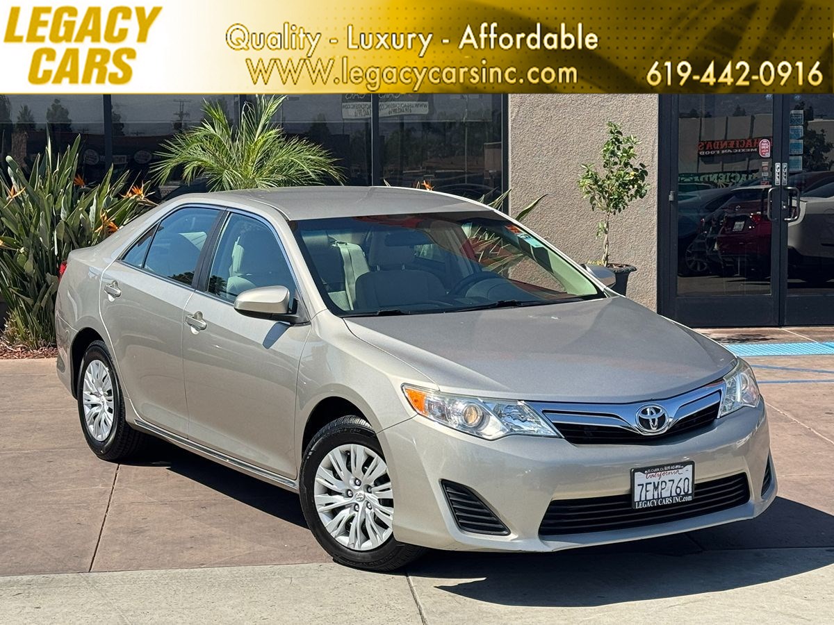 2014 Toyota Camry LE LOW MILES W/ BLUETOOTH